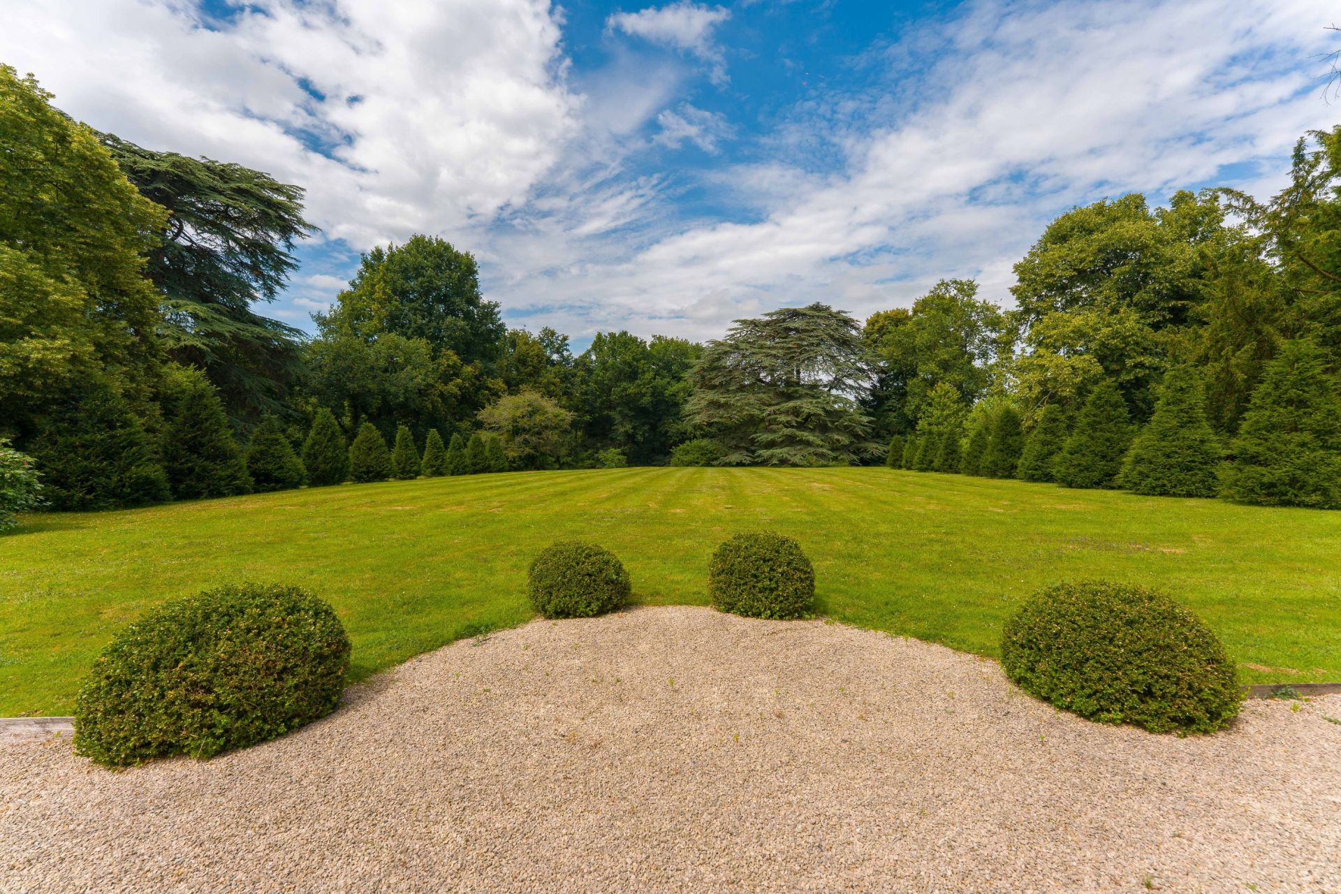 luxury house 8 Rooms for sale on GRANDCHAMP DES FONTAINES (44119)