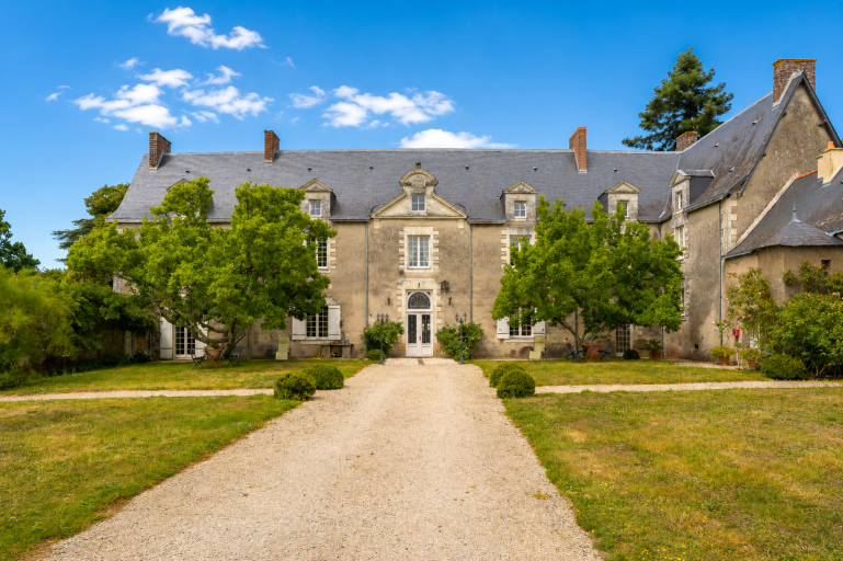 luxury house 8 Rooms for sale on GRANDCHAMP DES FONTAINES (44119)