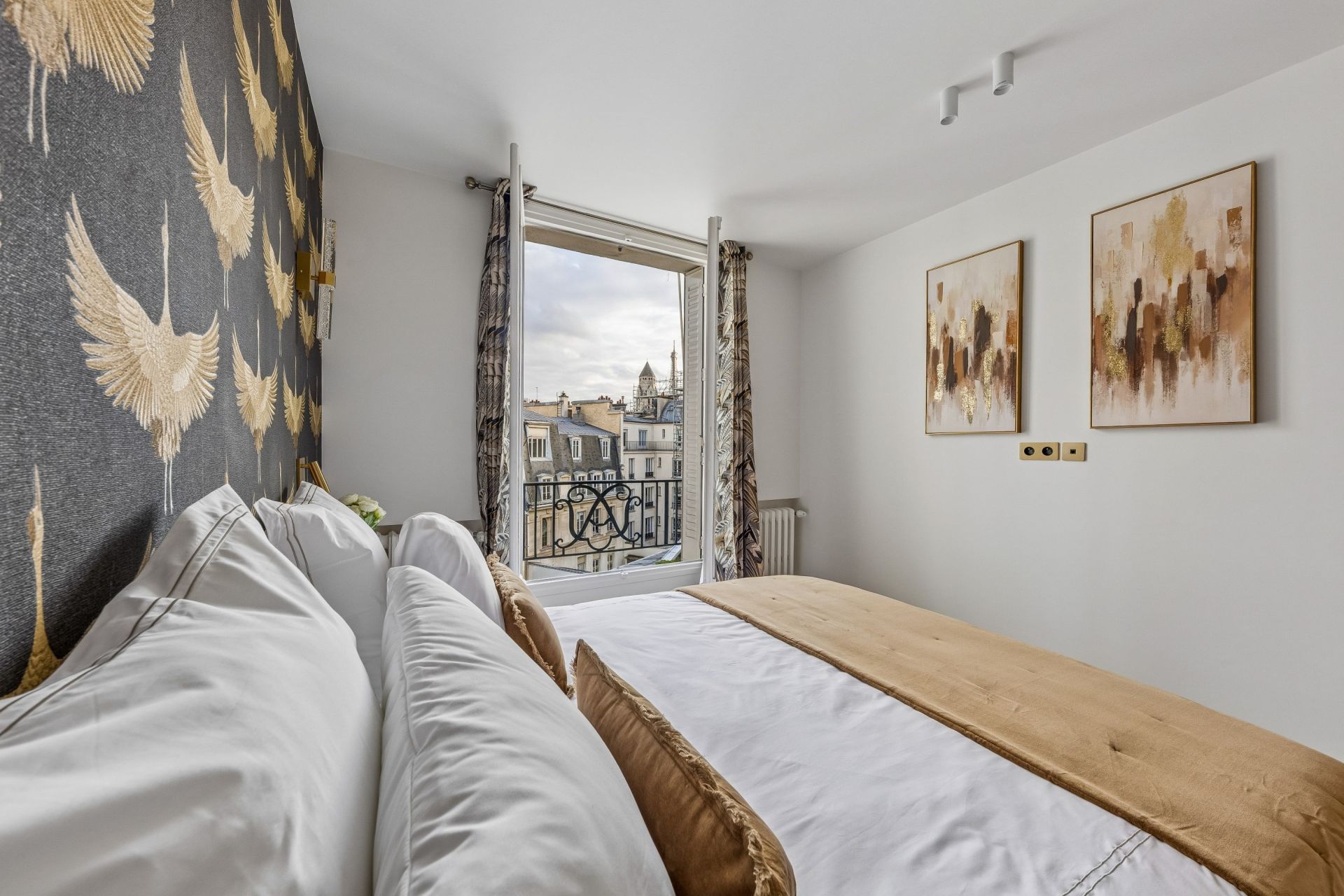 luxury apartment 3 Rooms for sale on PARIS (75008)