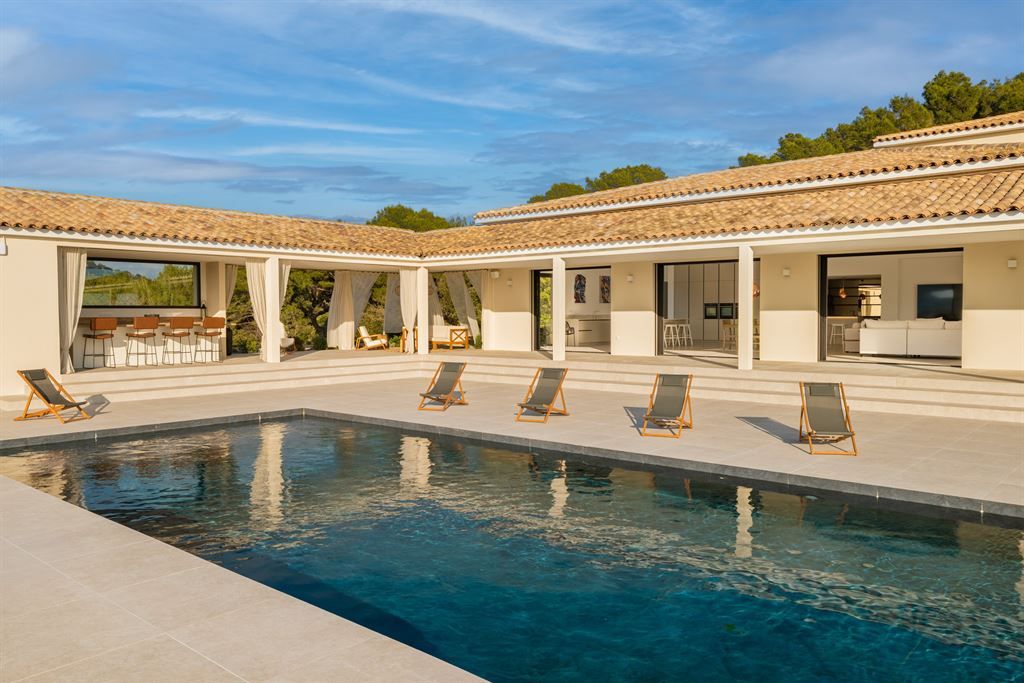 luxury villa 10 Rooms for sale on MOUGINS (06250)