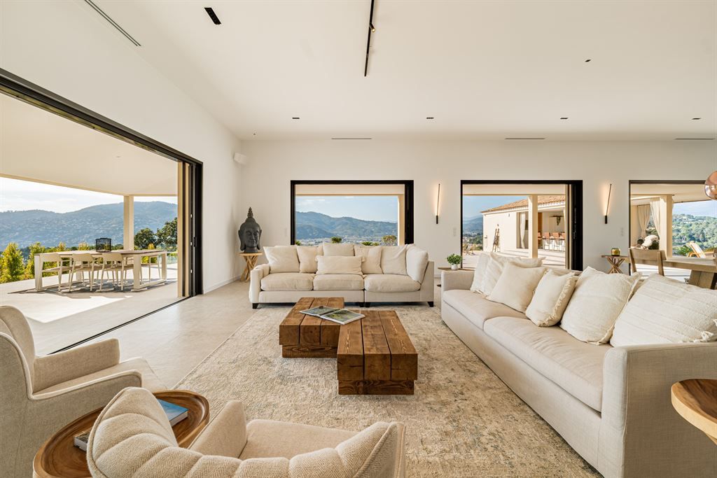 luxury villa 10 Rooms for sale on MOUGINS (06250)