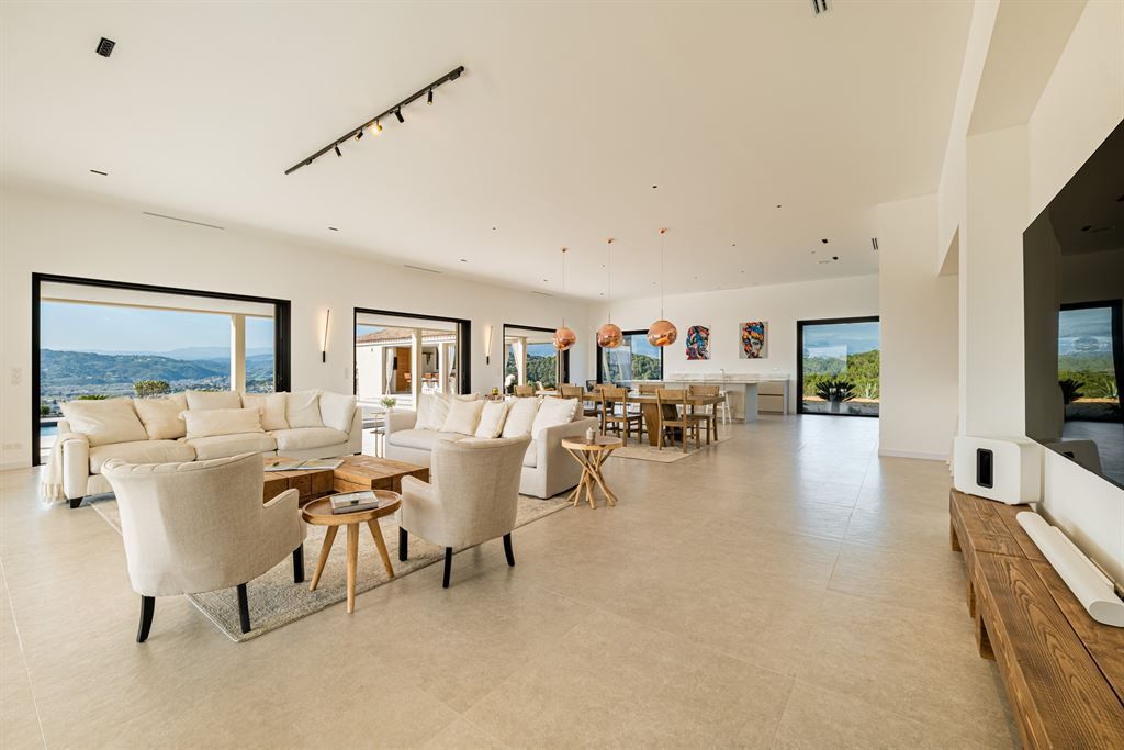 luxury villa 10 Rooms for sale on MOUGINS (06250)