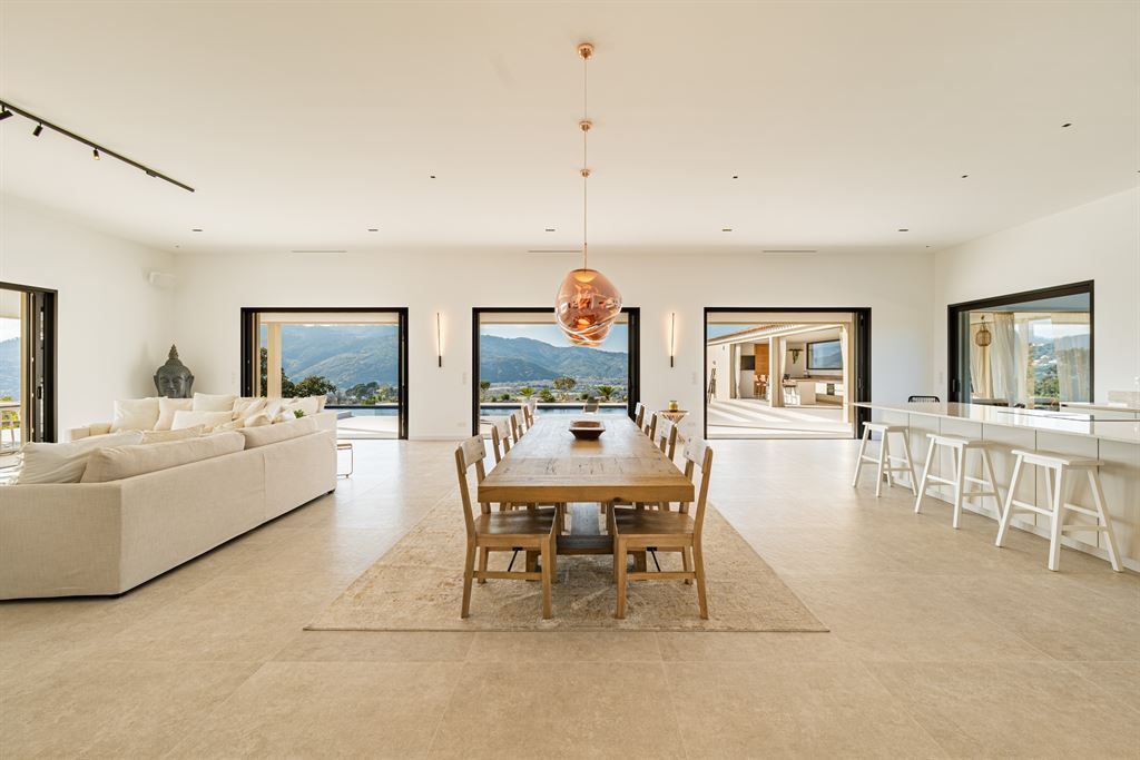 luxury villa 10 Rooms for sale on MOUGINS (06250)