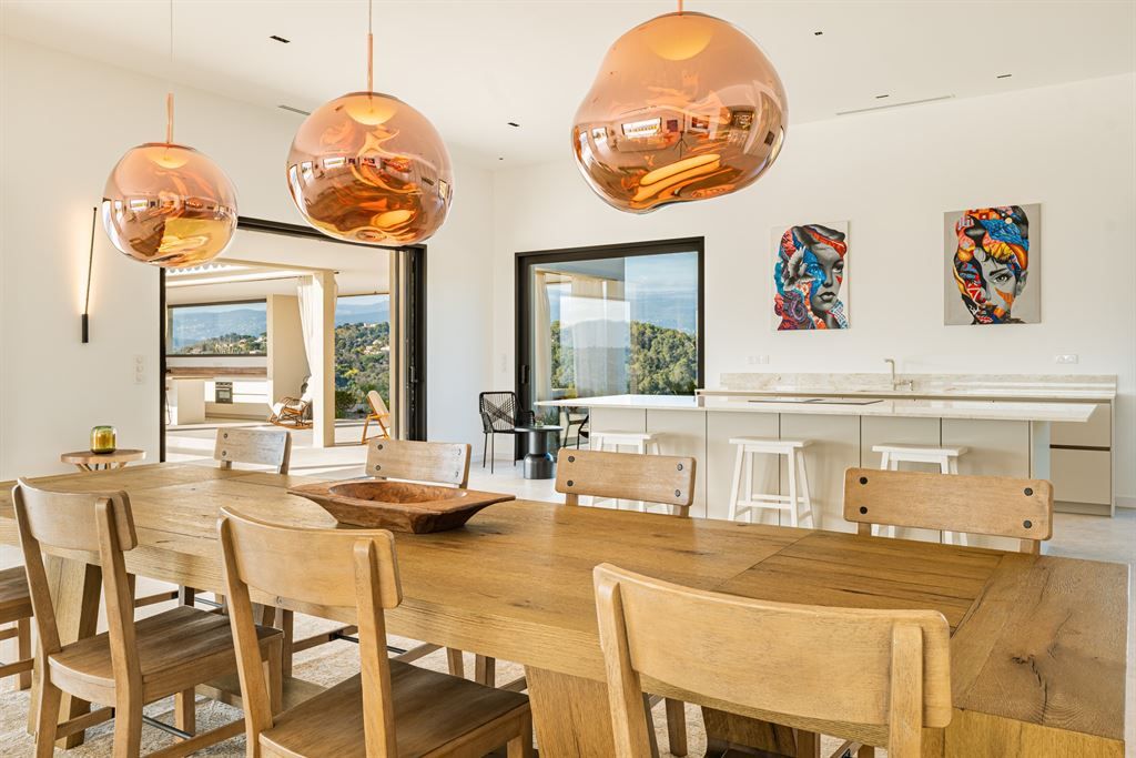 luxury villa 10 Rooms for sale on MOUGINS (06250)