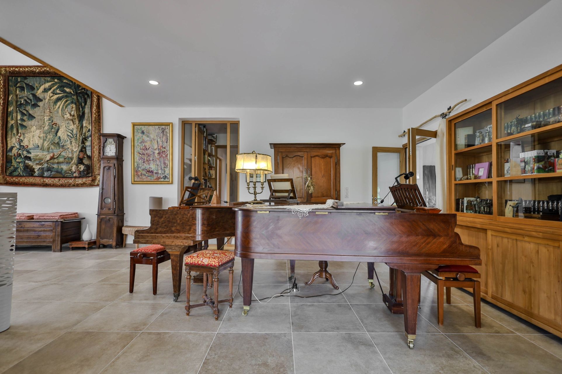 luxury house 10 Rooms for sale on CHATEAUNEUF DU PAPE (84230)