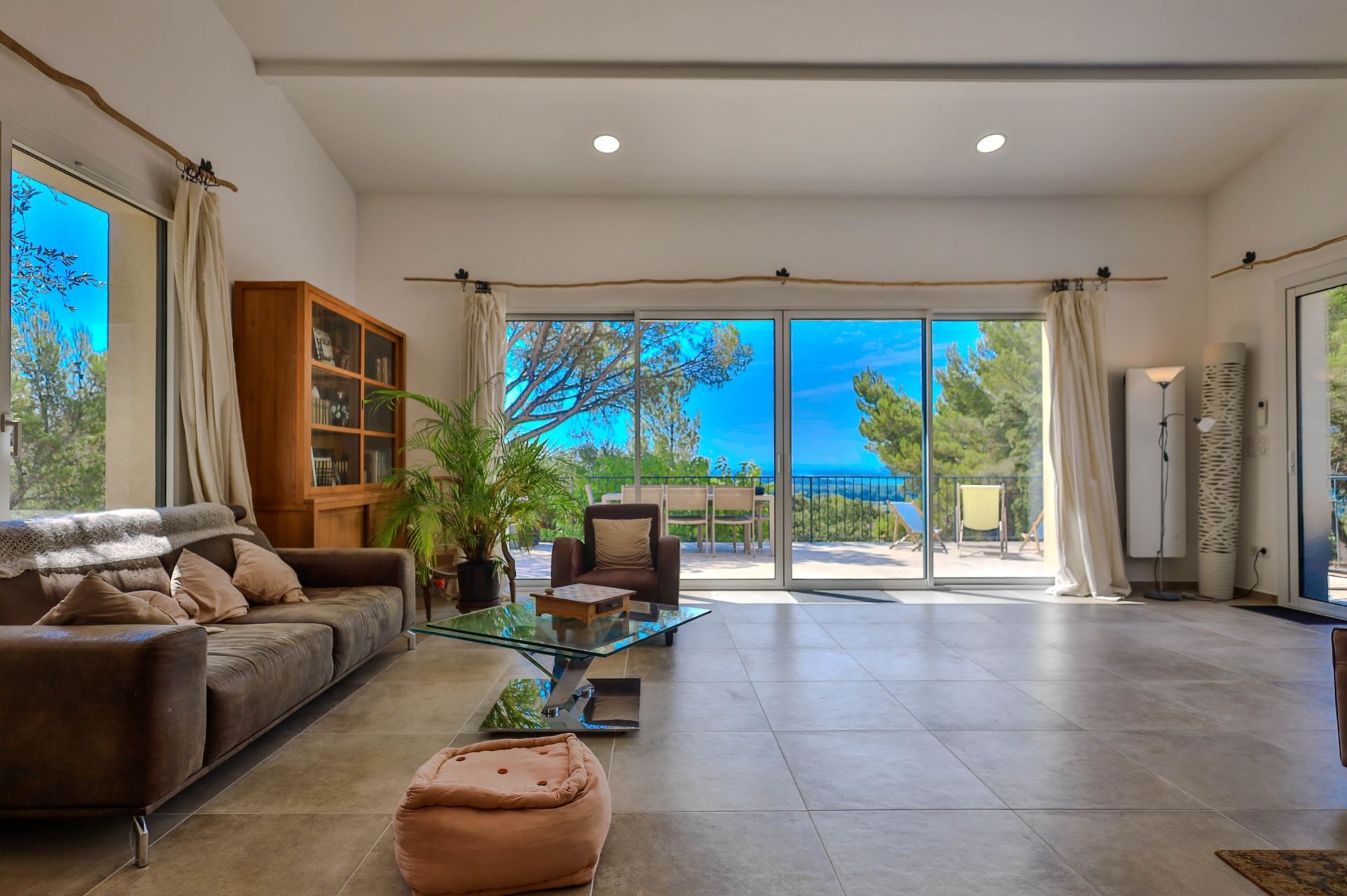 luxury house 10 Rooms for sale on CHATEAUNEUF DU PAPE (84230)