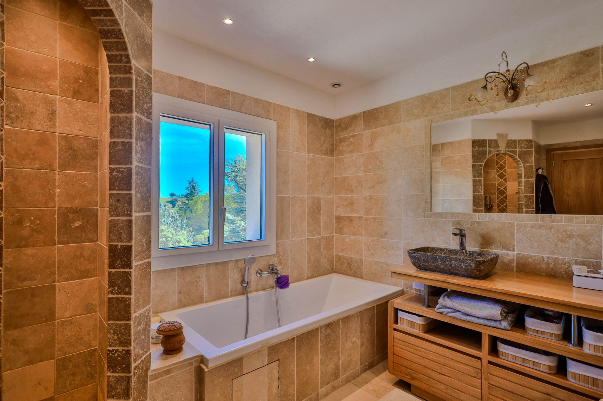 luxury house 10 Rooms for sale on CHATEAUNEUF DU PAPE (84230)