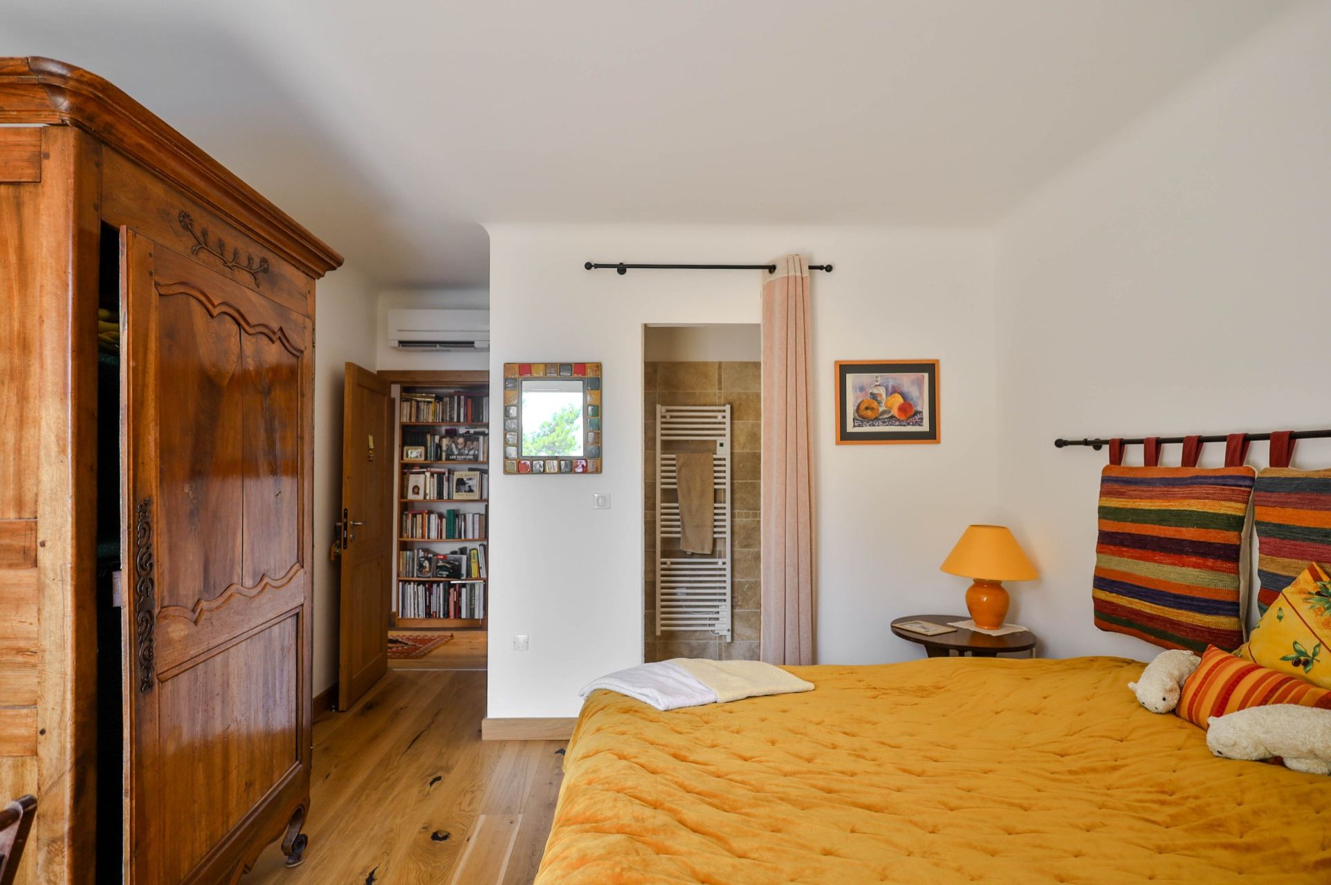 luxury house 10 Rooms for sale on CHATEAUNEUF DU PAPE (84230)