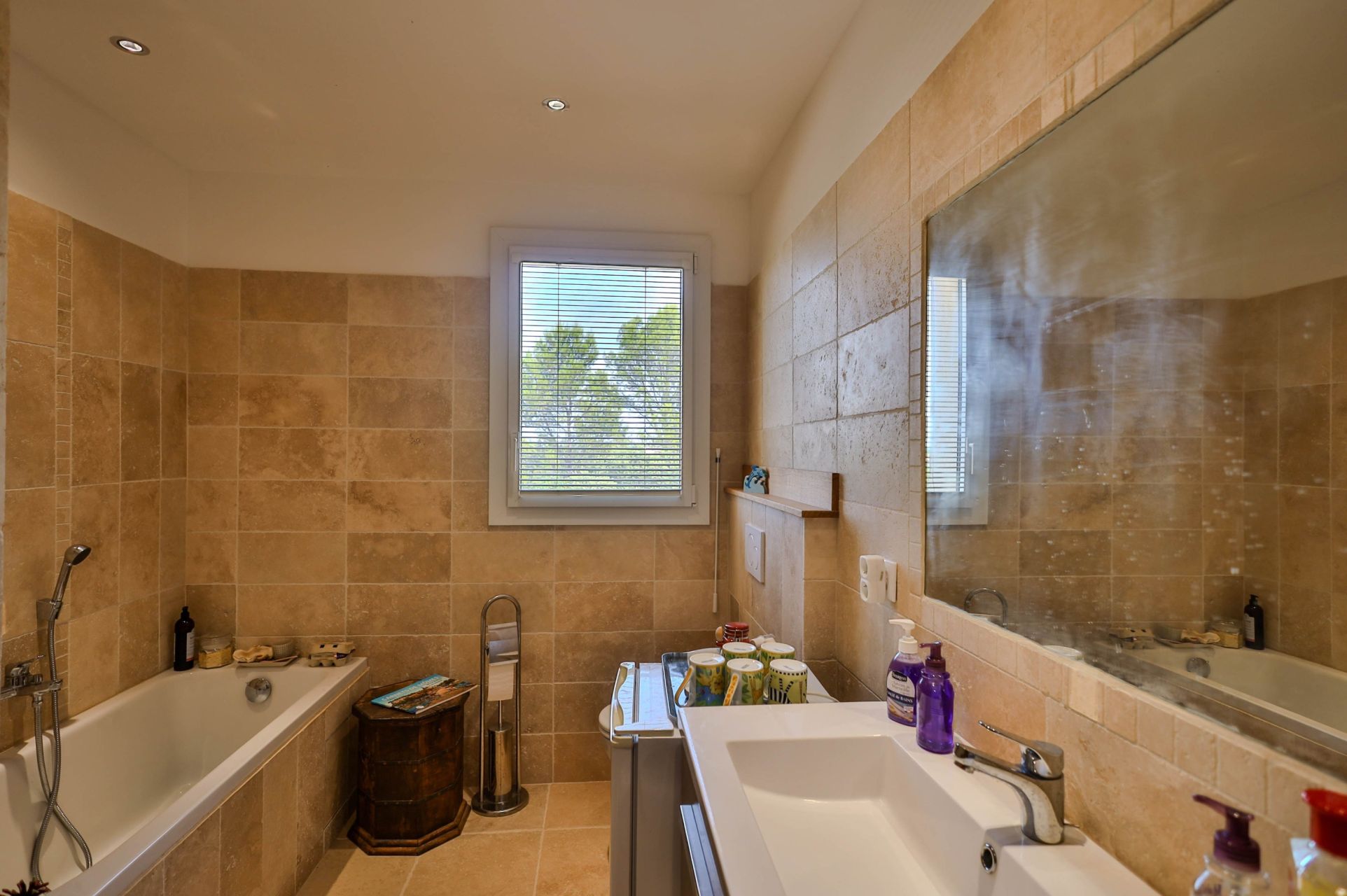 luxury house 10 Rooms for sale on CHATEAUNEUF DU PAPE (84230)