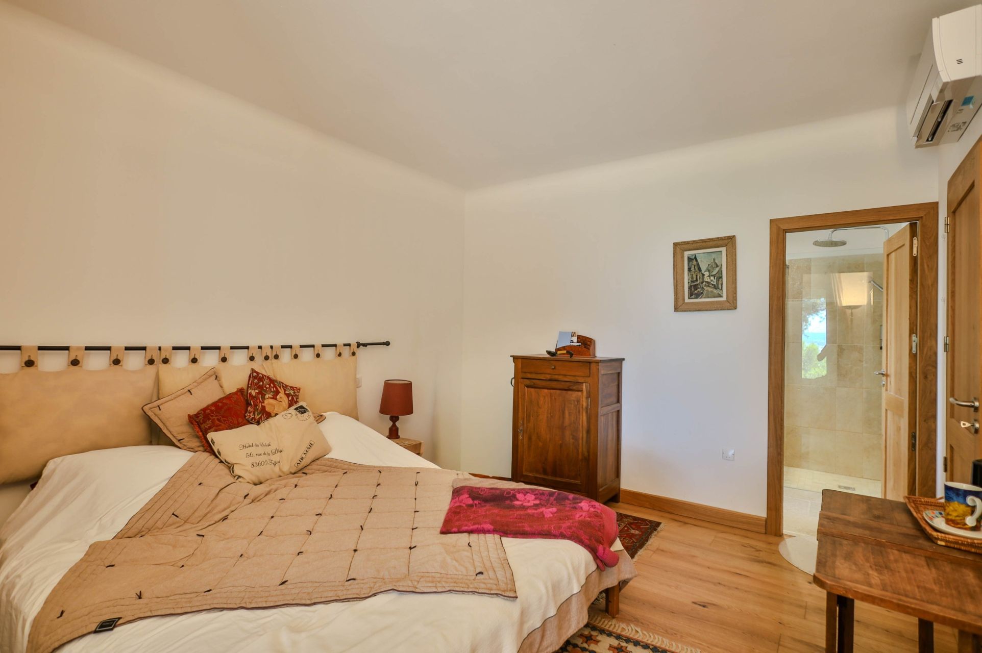 luxury house 10 Rooms for sale on CHATEAUNEUF DU PAPE (84230)