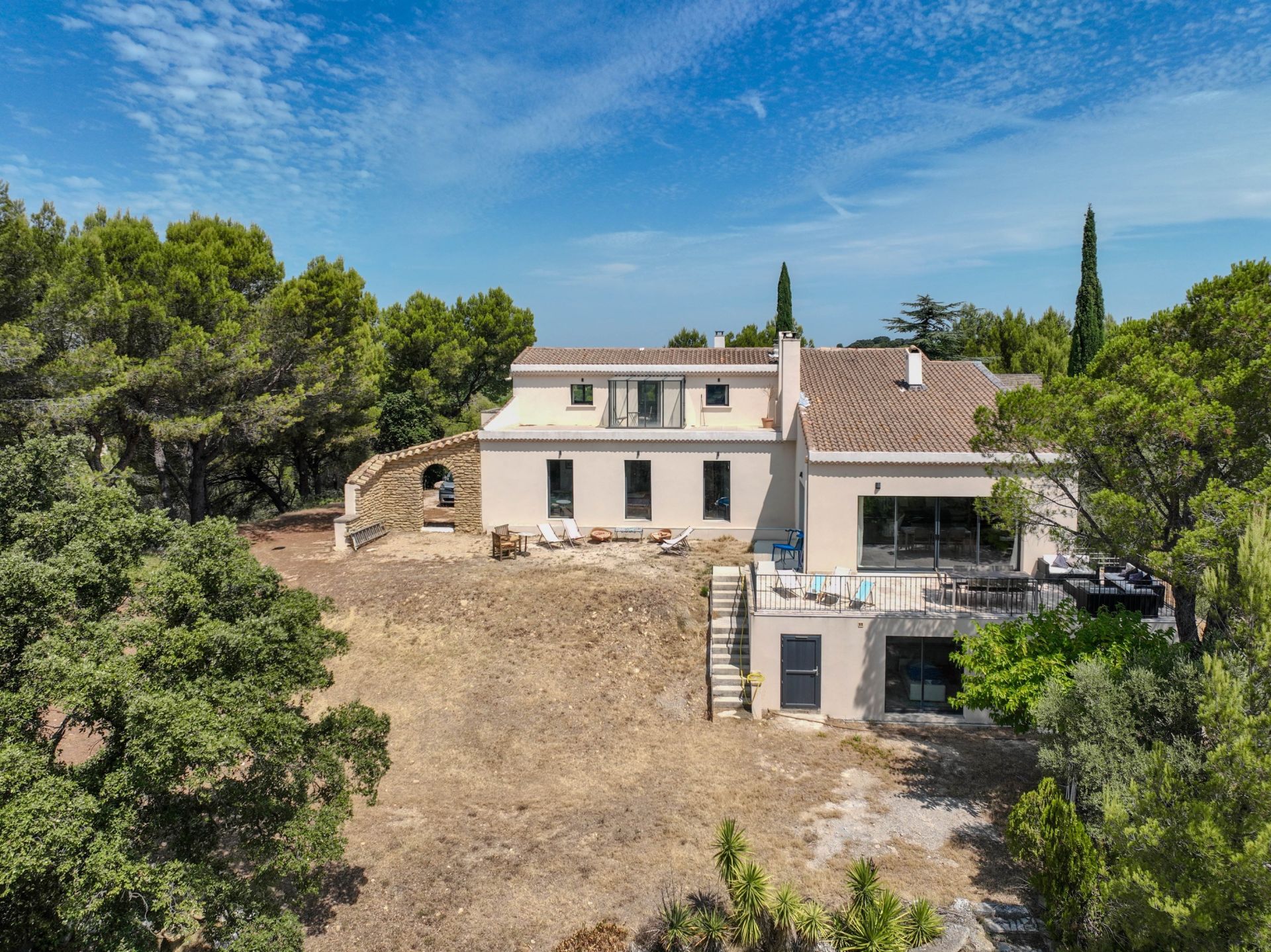 luxury house 10 Rooms for sale on CHATEAUNEUF DU PAPE (84230)