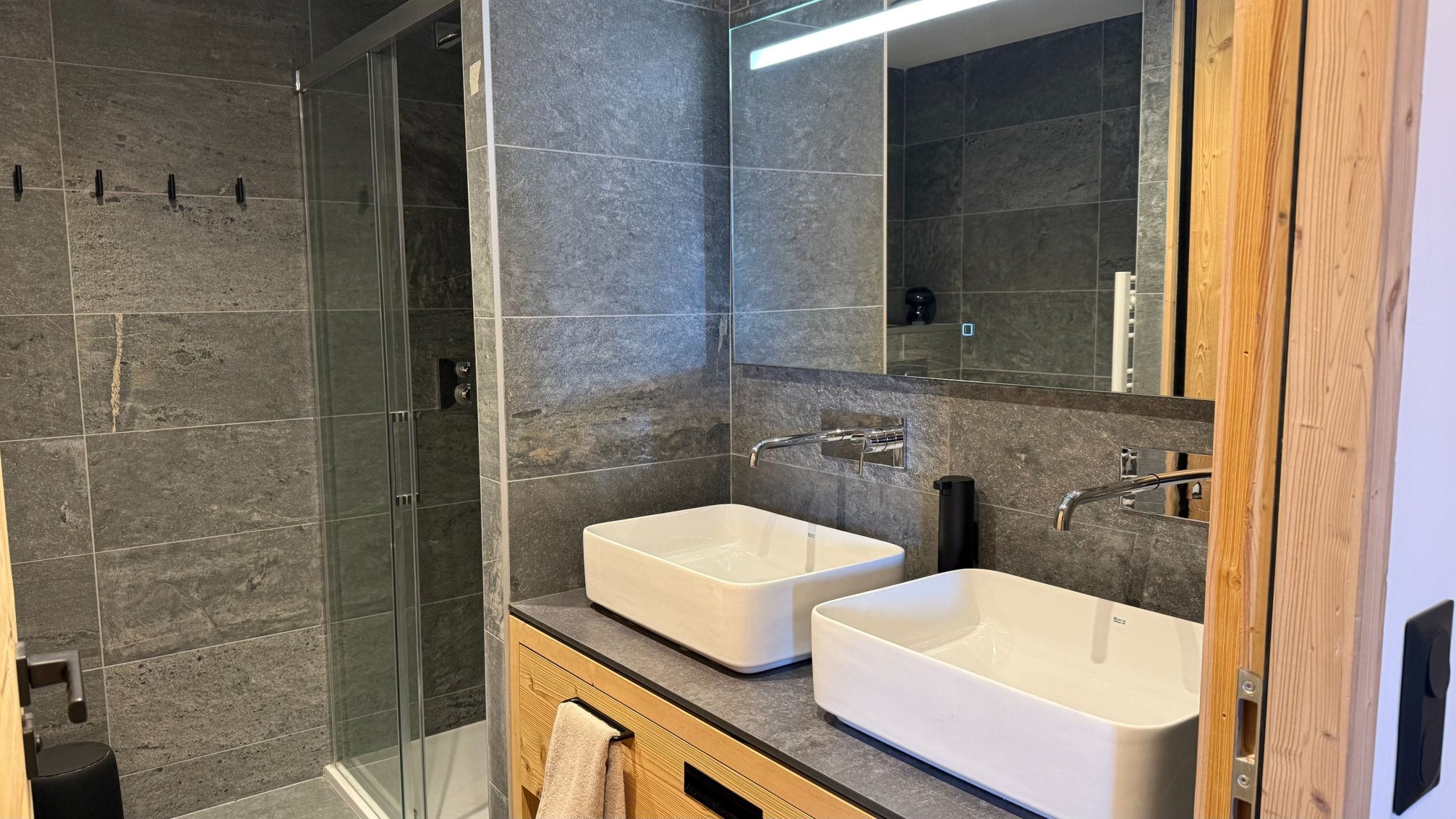 luxury apartment 5 Rooms for seasonal rent on L ALPE D HUEZ (38750)