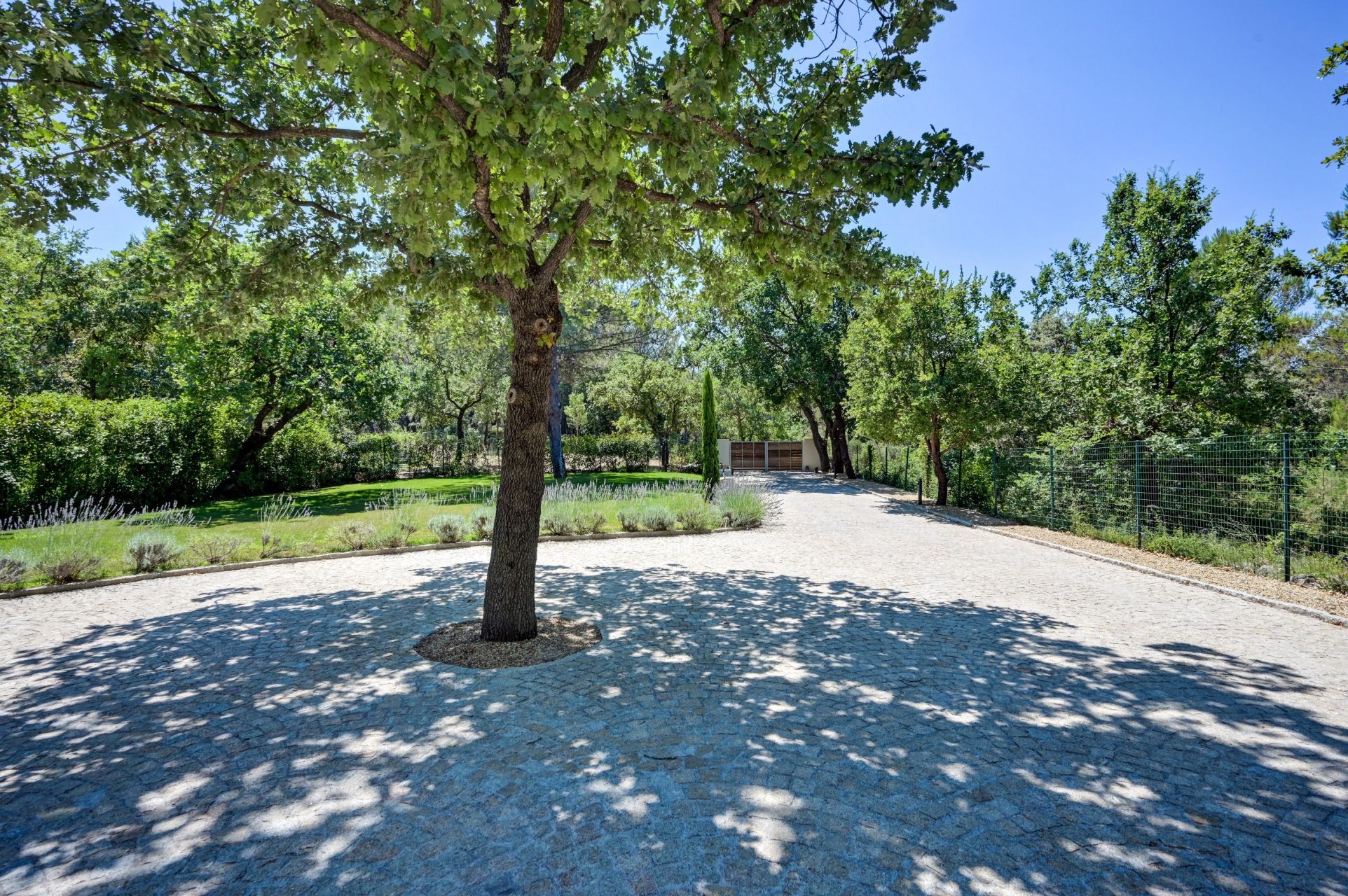maison de luxe 6 Pièces en vente sur EGUILLES (13510)