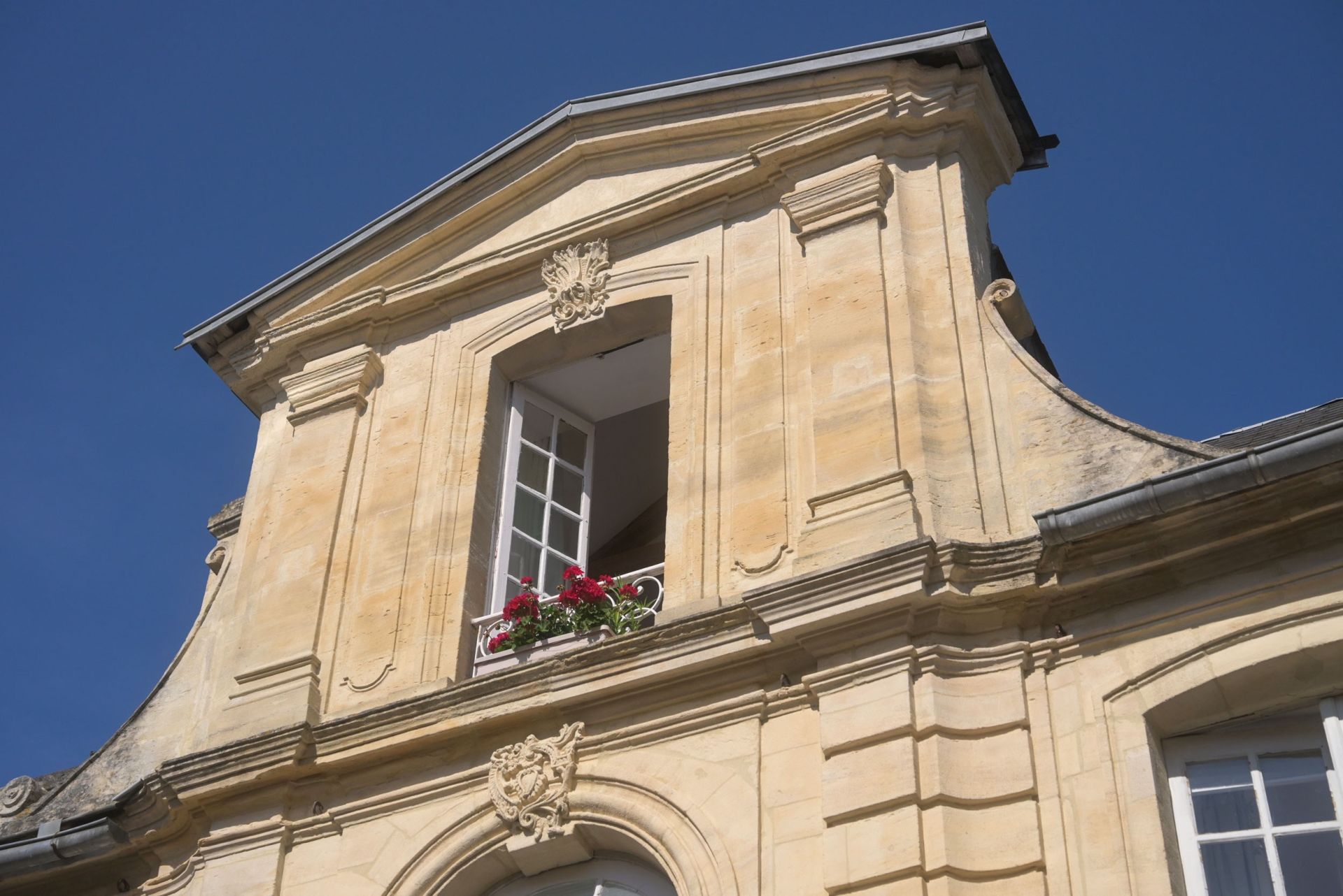luxury house 5 Rooms for sale on BAYEUX (14400)
