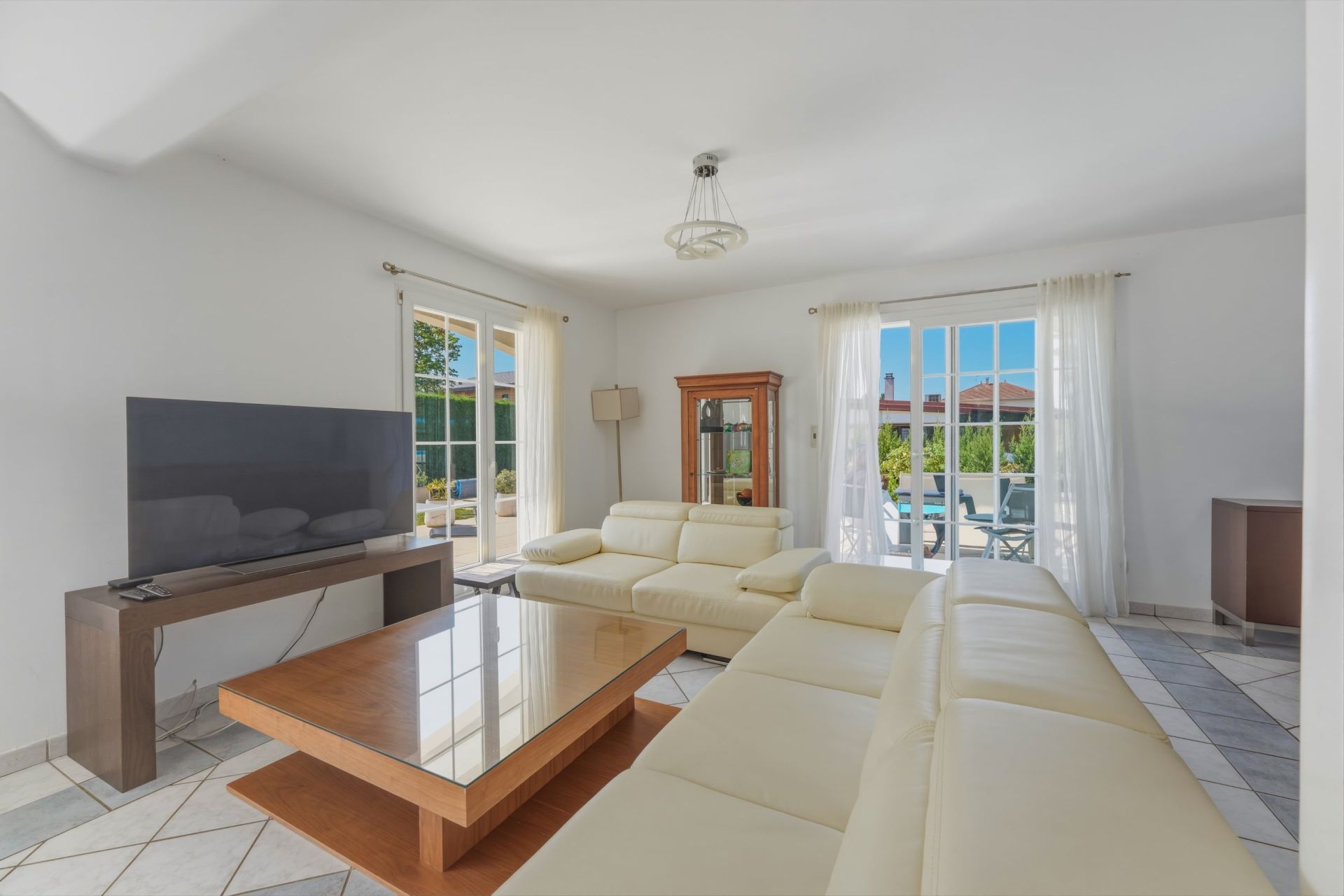 maison de luxe 5 Pièces en vente sur ST GENIS POUILLY (01630)