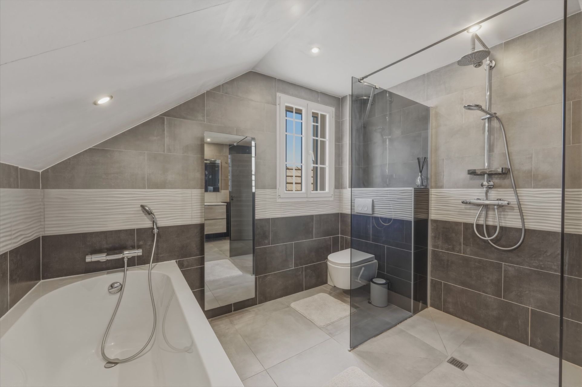maison de luxe 5 Pièces en vente sur ST GENIS POUILLY (01630)