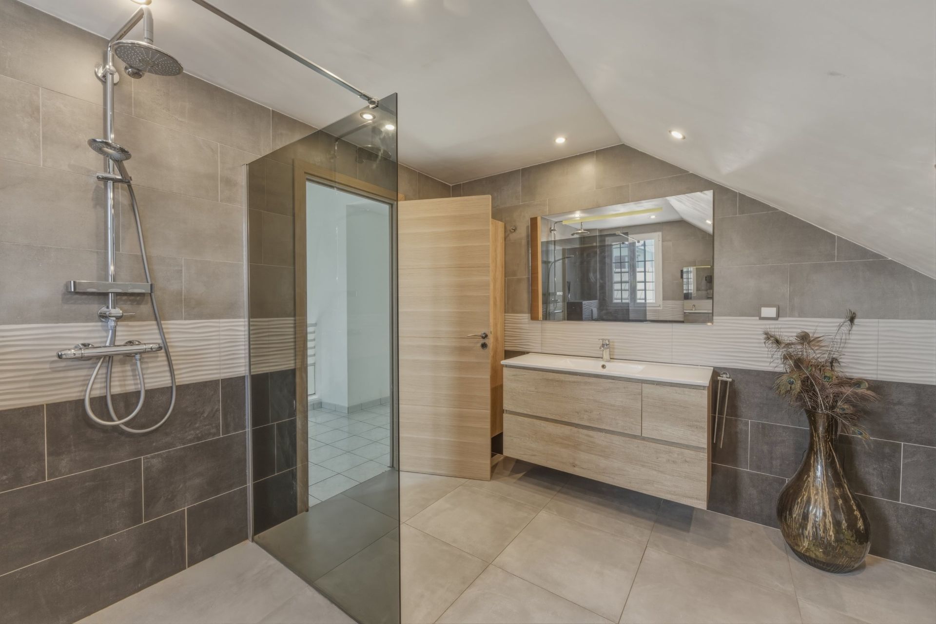 maison de luxe 5 Pièces en vente sur ST GENIS POUILLY (01630)
