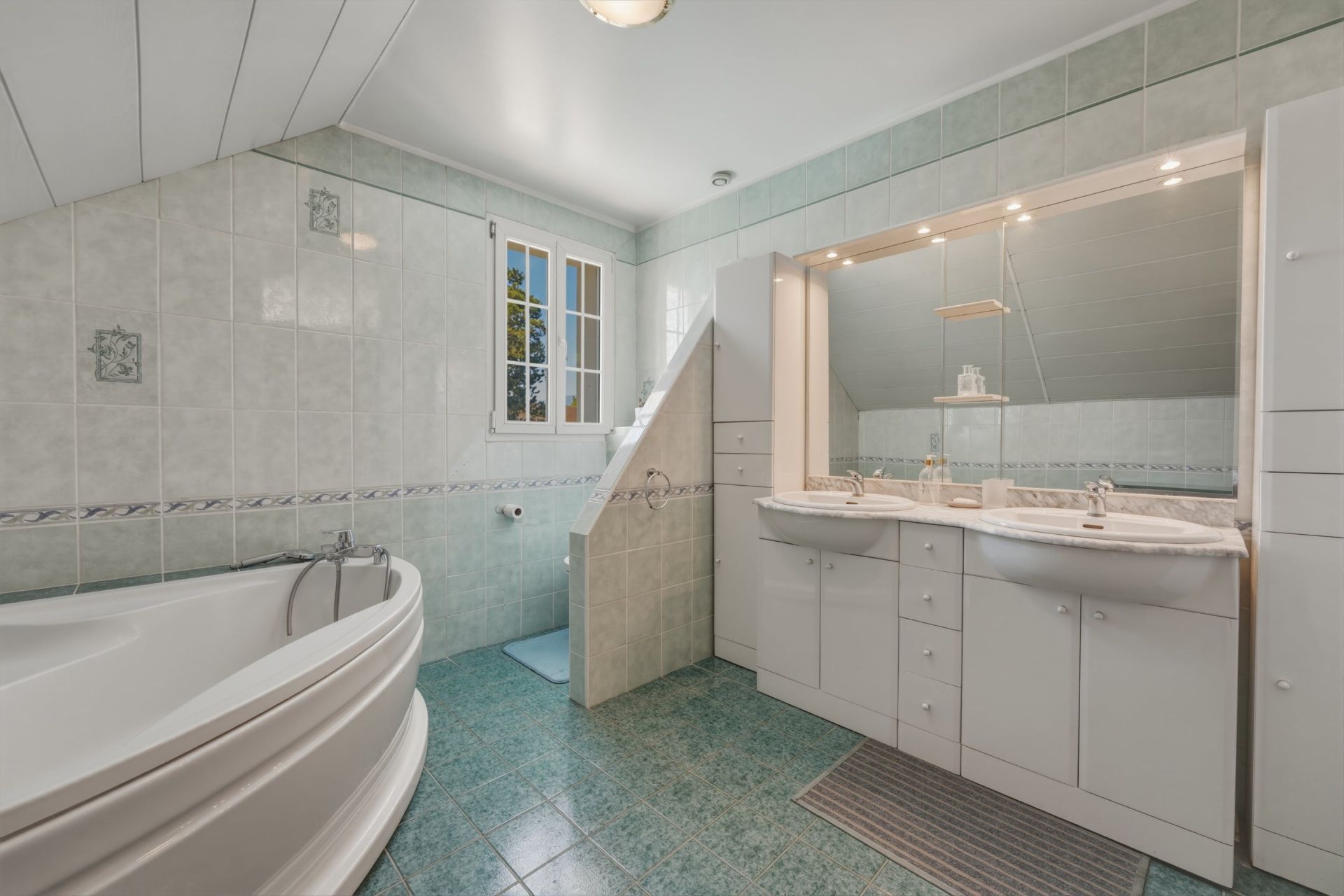 maison de luxe 5 Pièces en vente sur ST GENIS POUILLY (01630)