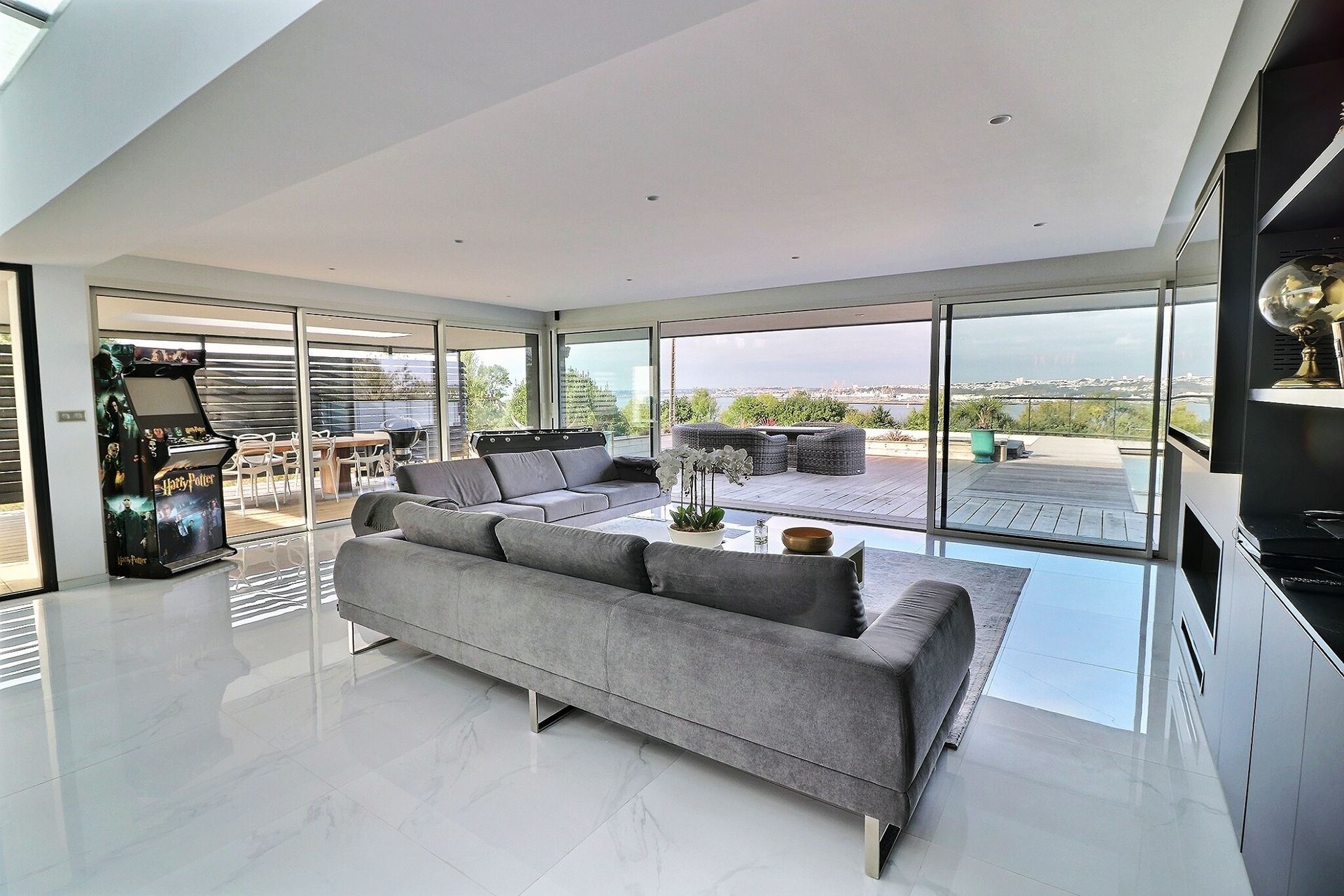 luxury house 13 Rooms for sale on PLOUGASTEL DAOULAS (29470)
