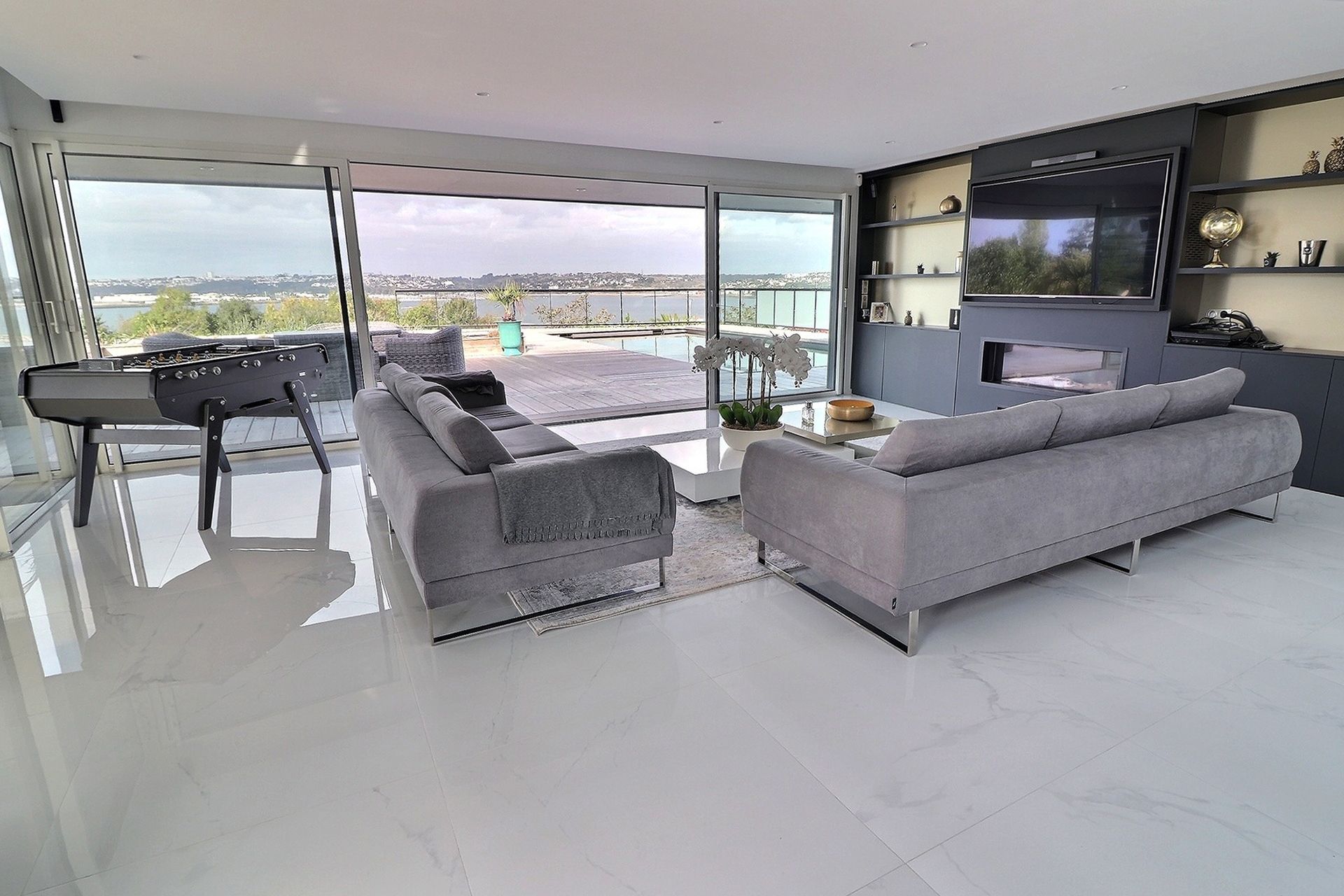 luxury house 13 Rooms for sale on PLOUGASTEL DAOULAS (29470)
