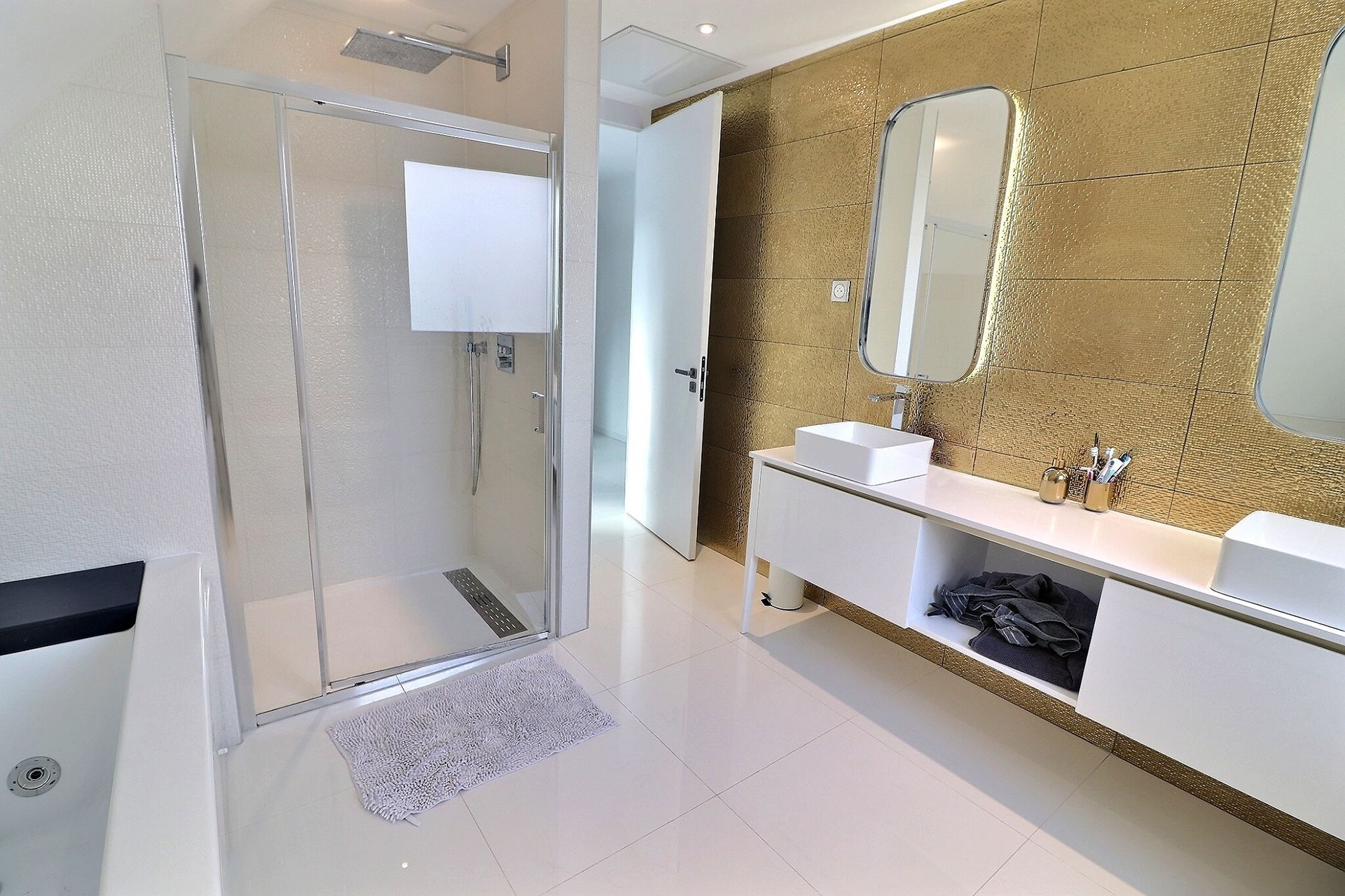 luxury house 13 Rooms for sale on PLOUGASTEL DAOULAS (29470)