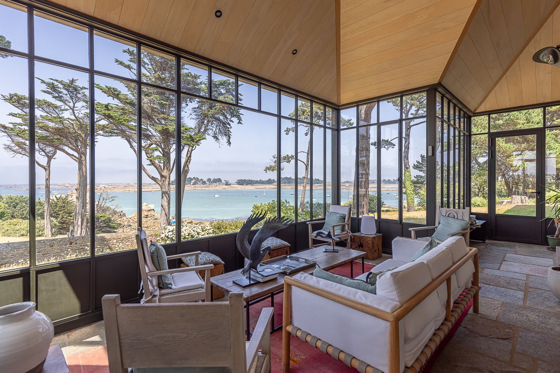 luxury villa 16 Rooms for sale on PENVENAN (22710)