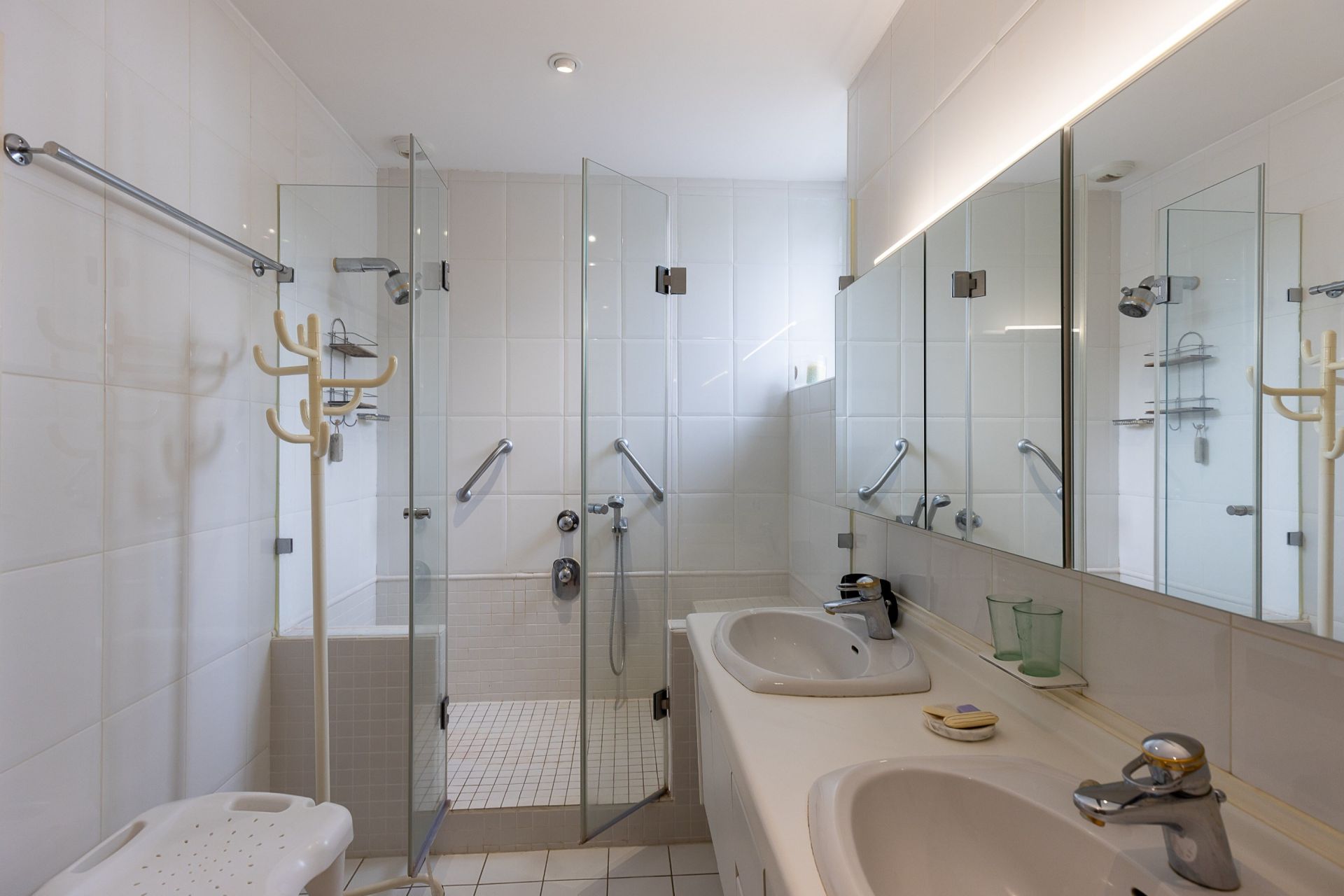 luxury villa 16 Rooms for sale on PENVENAN (22710)