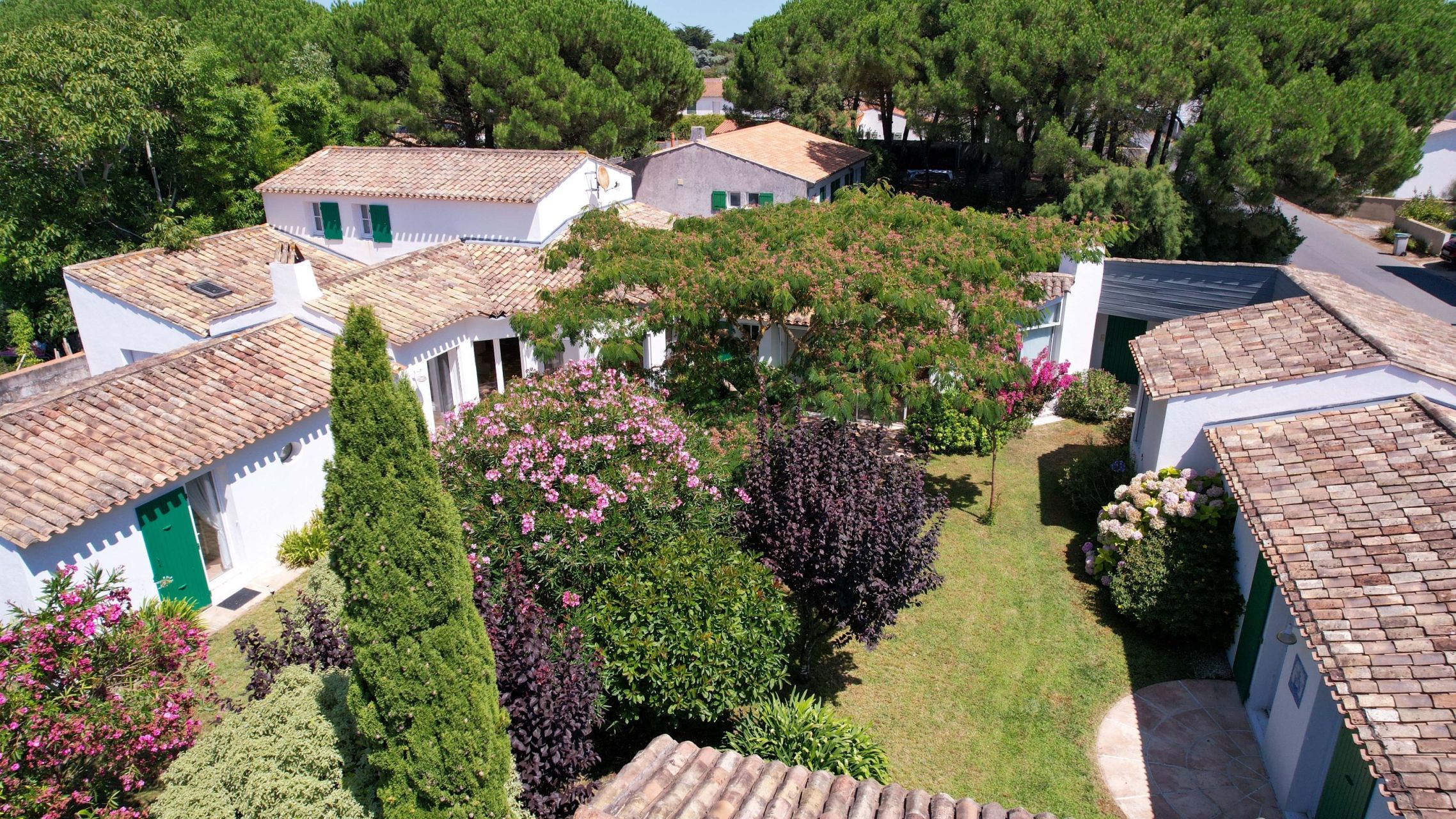 luxury house 7 Rooms for sale on LE BOIS PLAGE EN RE (17580)