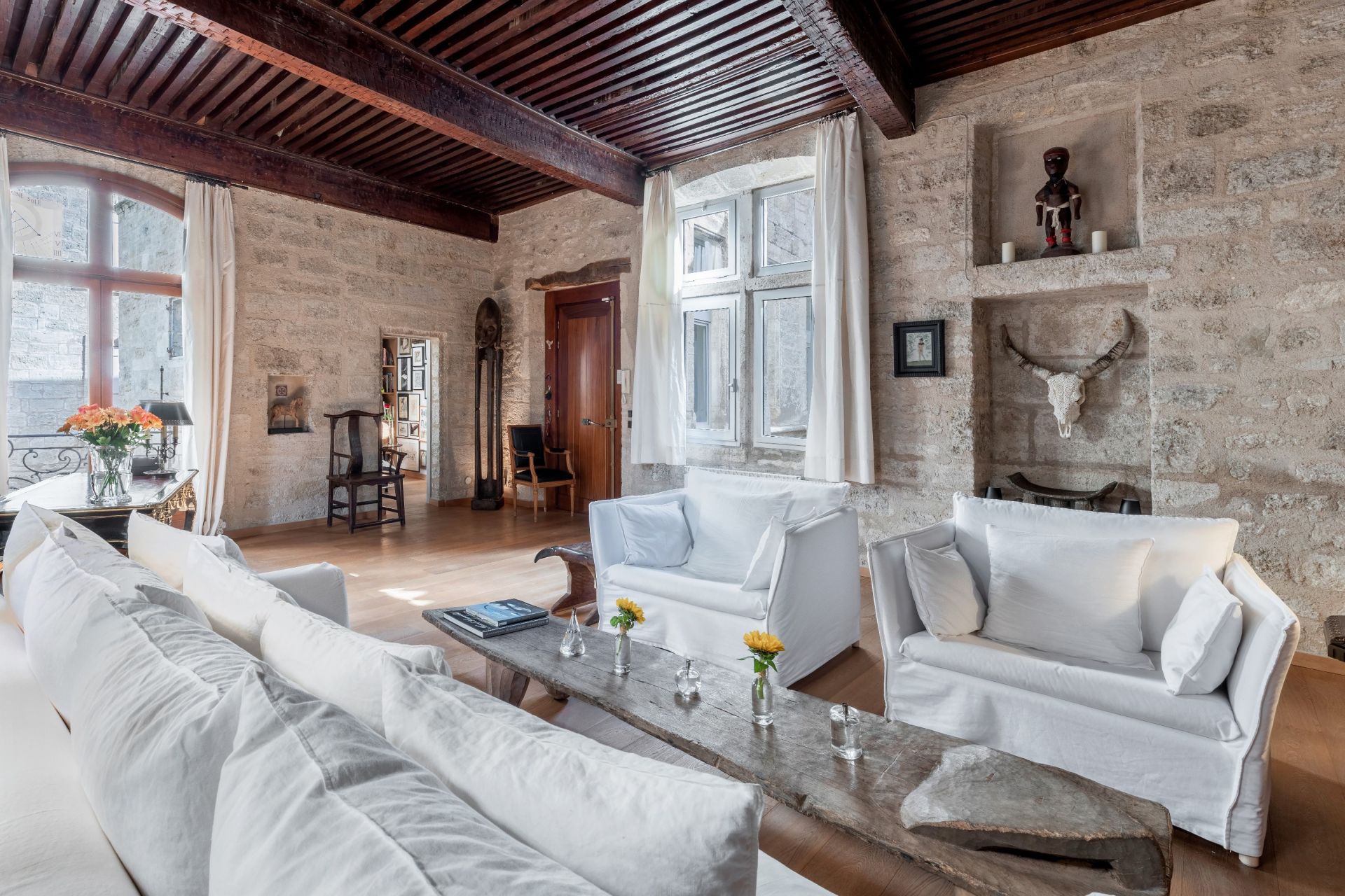 luxury apartment 6 Rooms for sale on PEZENAS (34120)