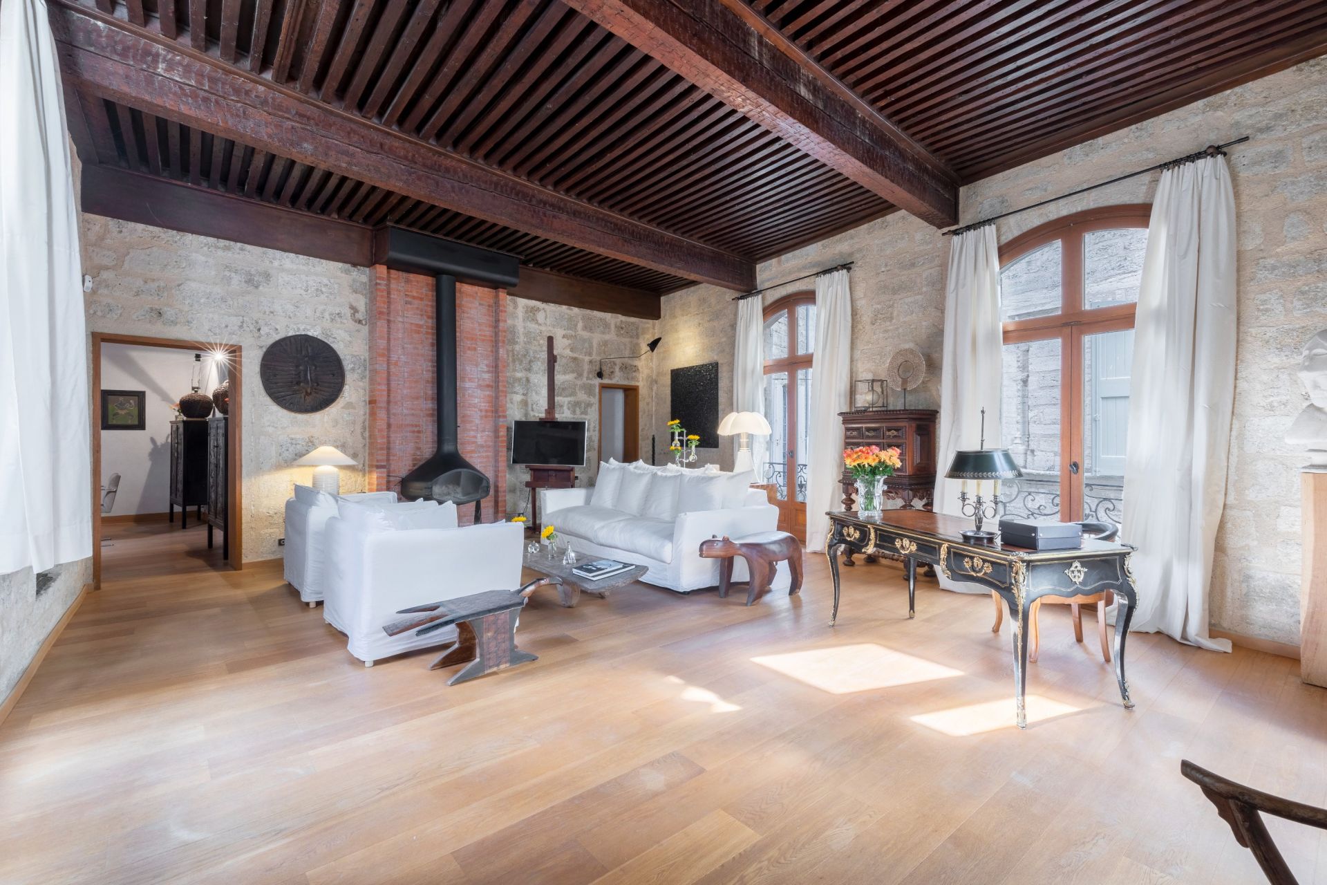 luxury apartment 6 Rooms for sale on PEZENAS (34120)