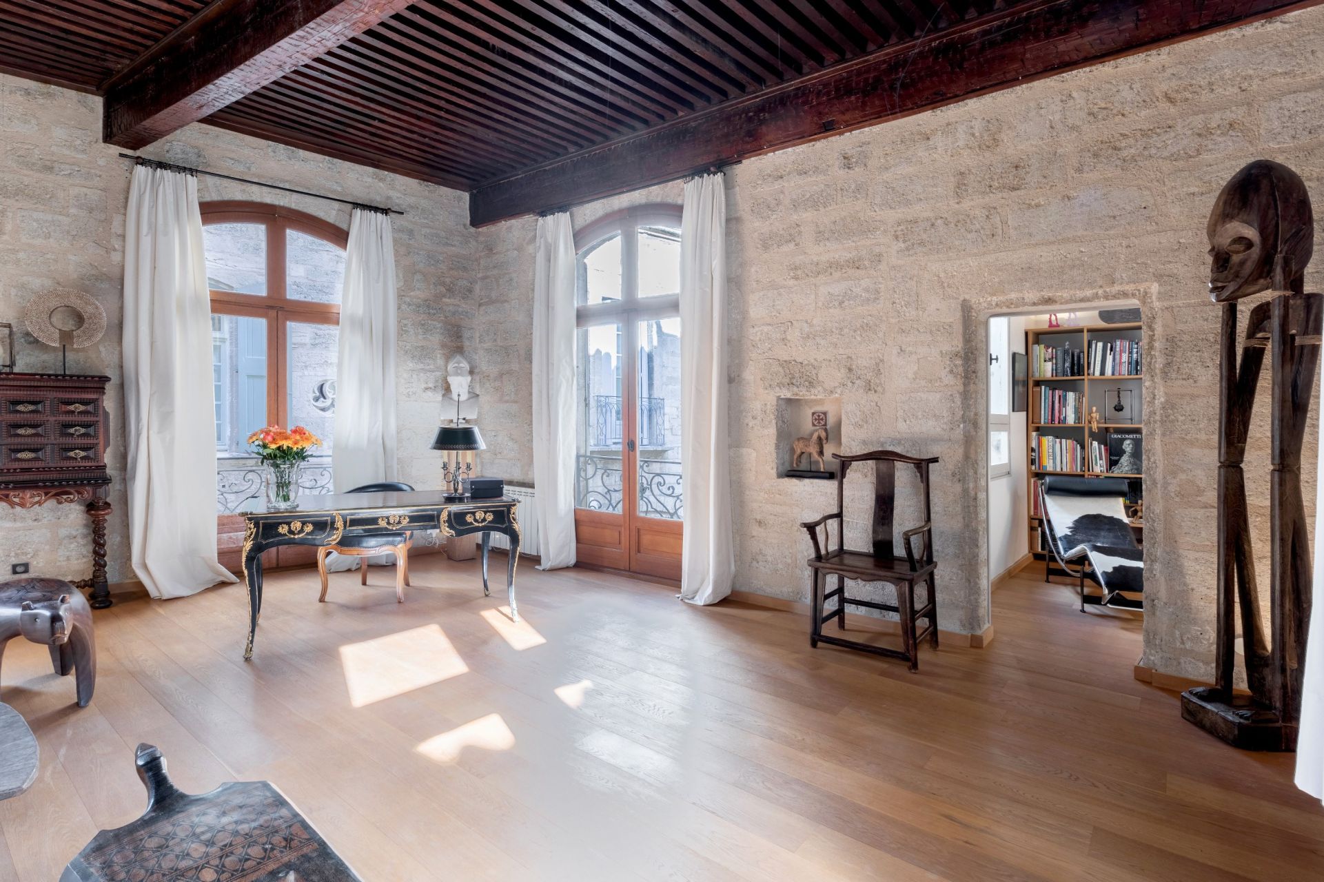 luxury apartment 6 Rooms for sale on PEZENAS (34120)