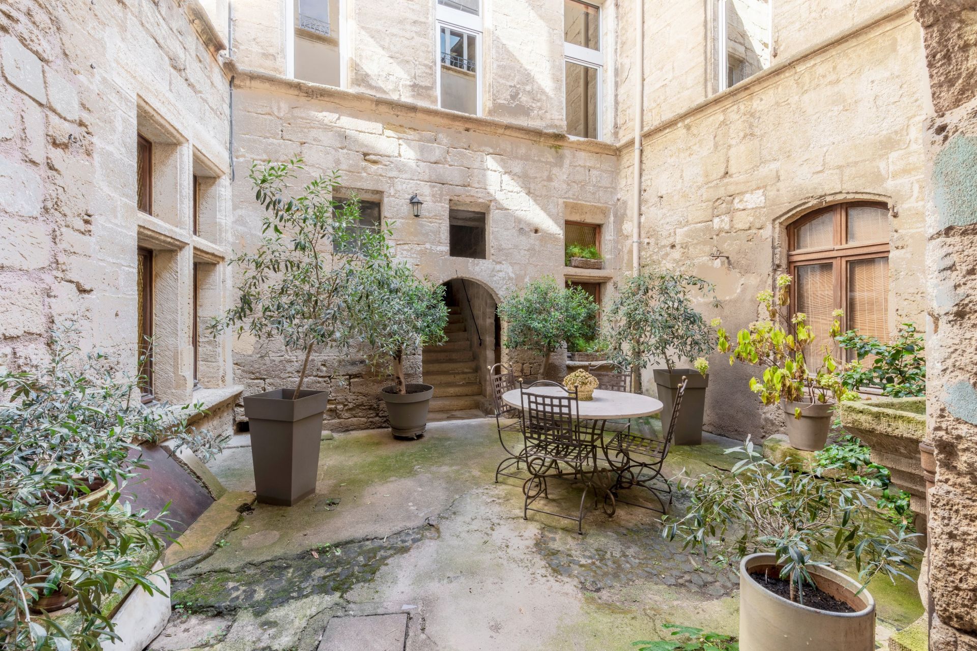 luxury apartment 6 Rooms for sale on PEZENAS (34120)