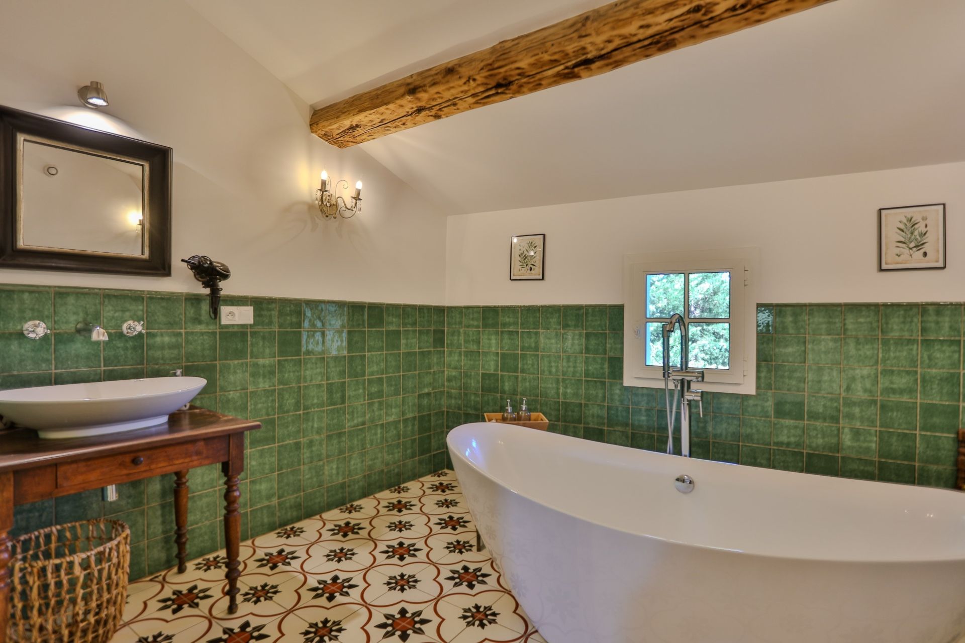 luxury house 14 Rooms for sale on ST DIDIER (84210)