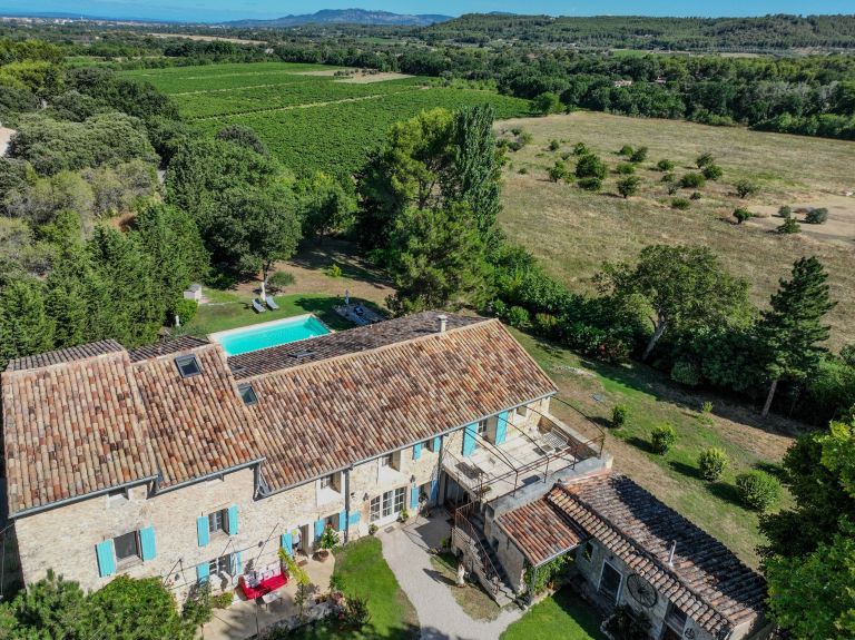 luxury house 14 Rooms for sale on ST DIDIER (84210)