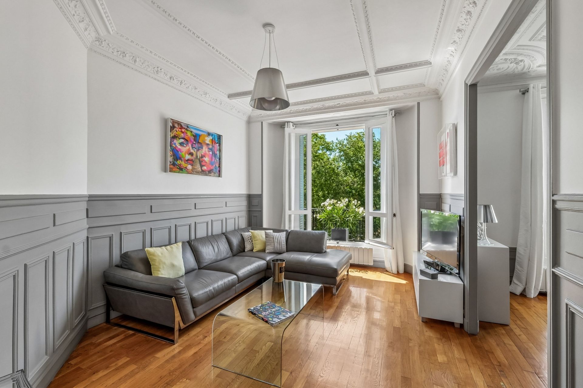 luxury apartment 4 Rooms for sale on VINCENNES (94300)