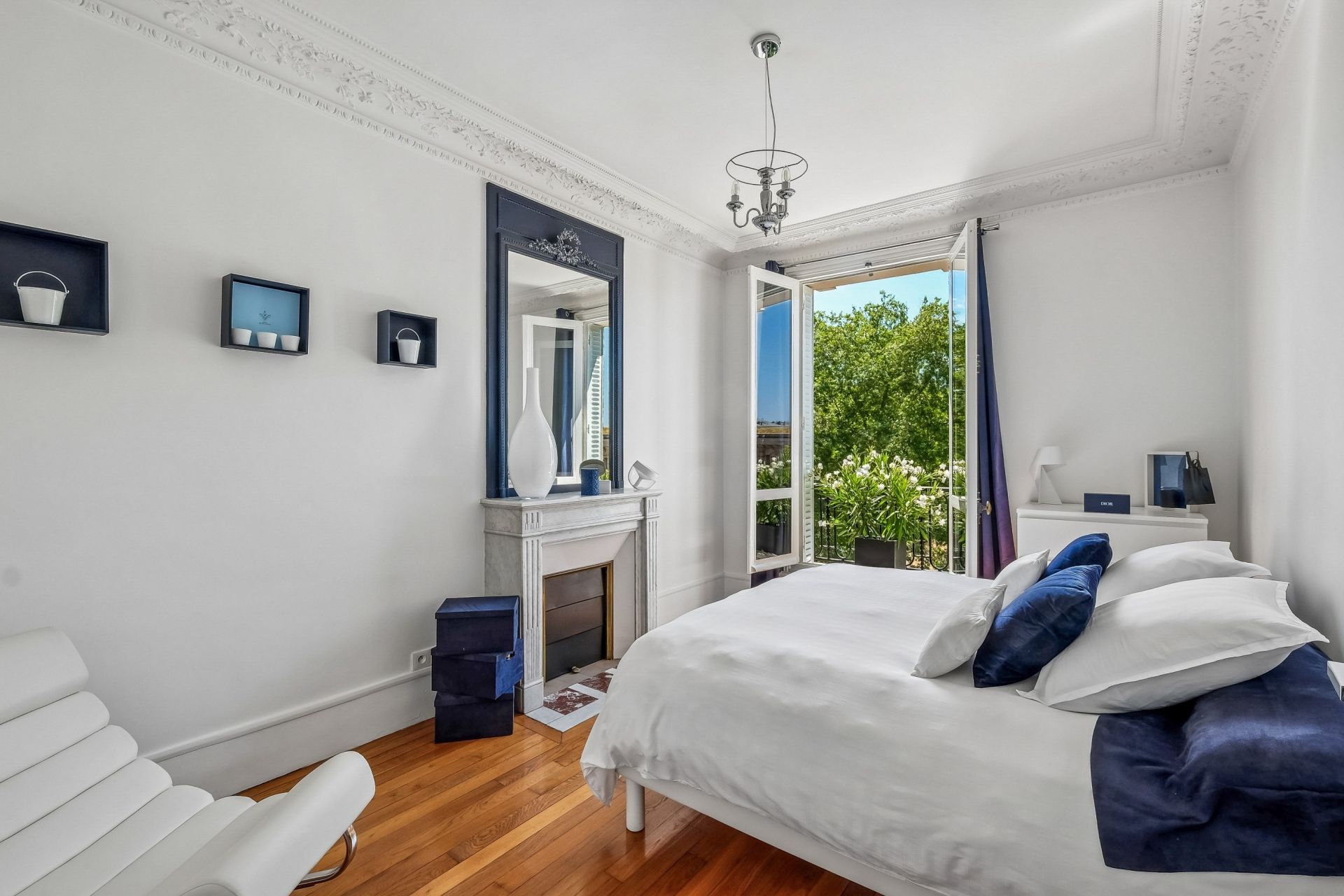 luxury apartment 4 Rooms for sale on VINCENNES (94300)