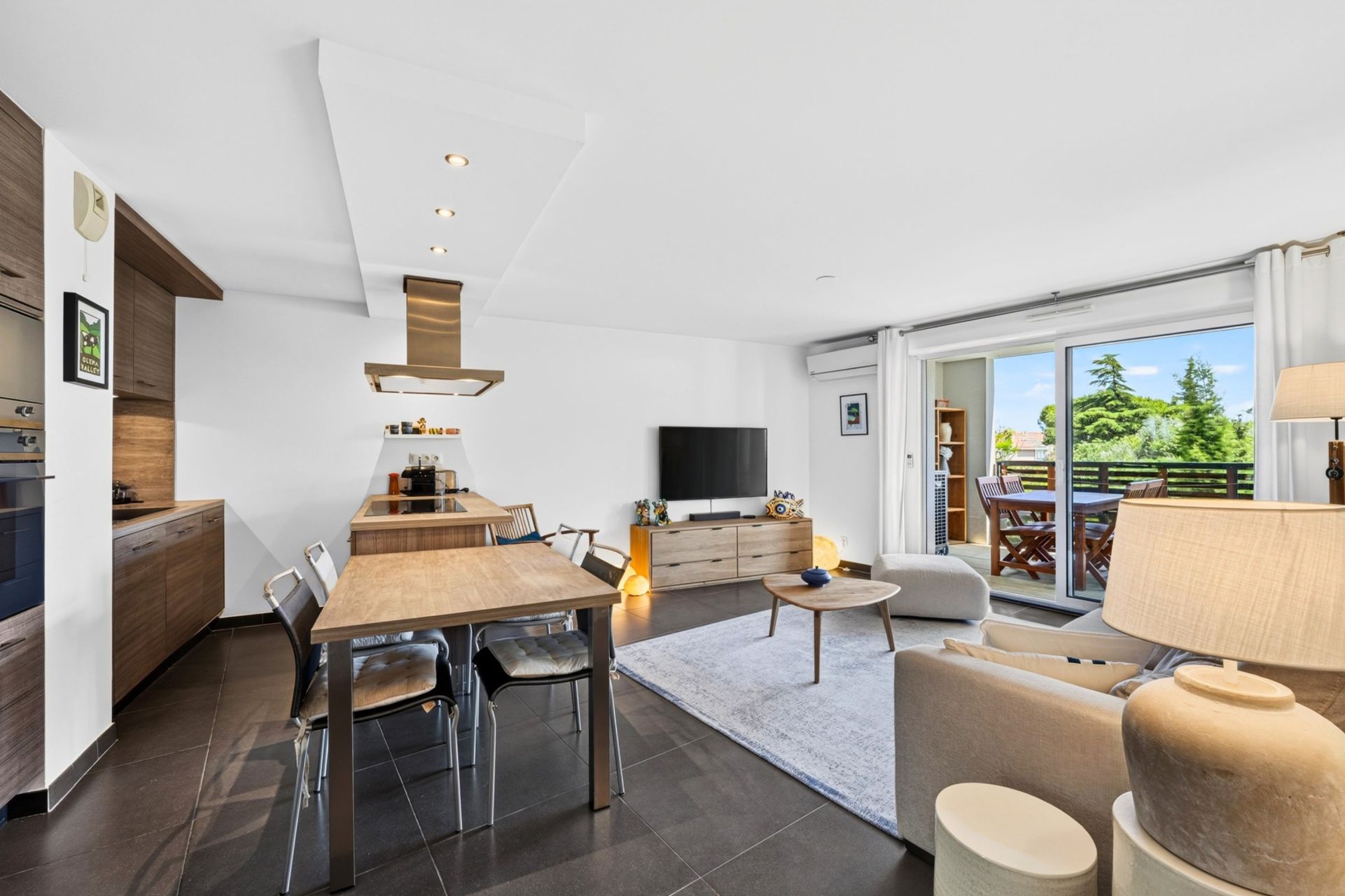 luxury apartment 3 Rooms for sale on SANARY SUR MER (83110)