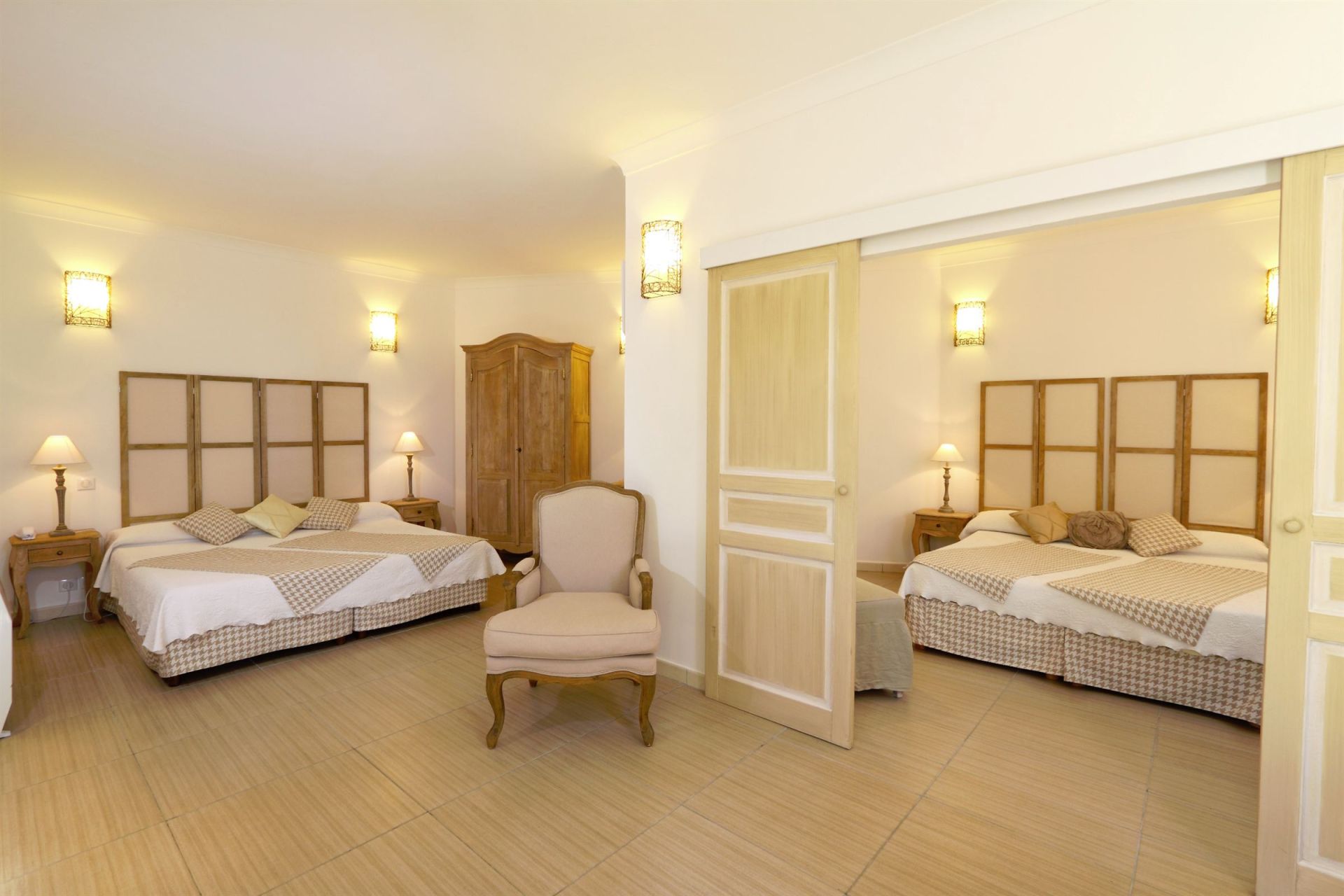 maison de luxe 44 Pièces en vente sur UZES (30700)