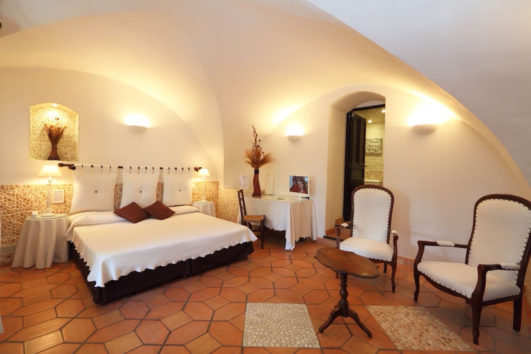 maison de luxe 44 Pièces en vente sur UZES (30700)