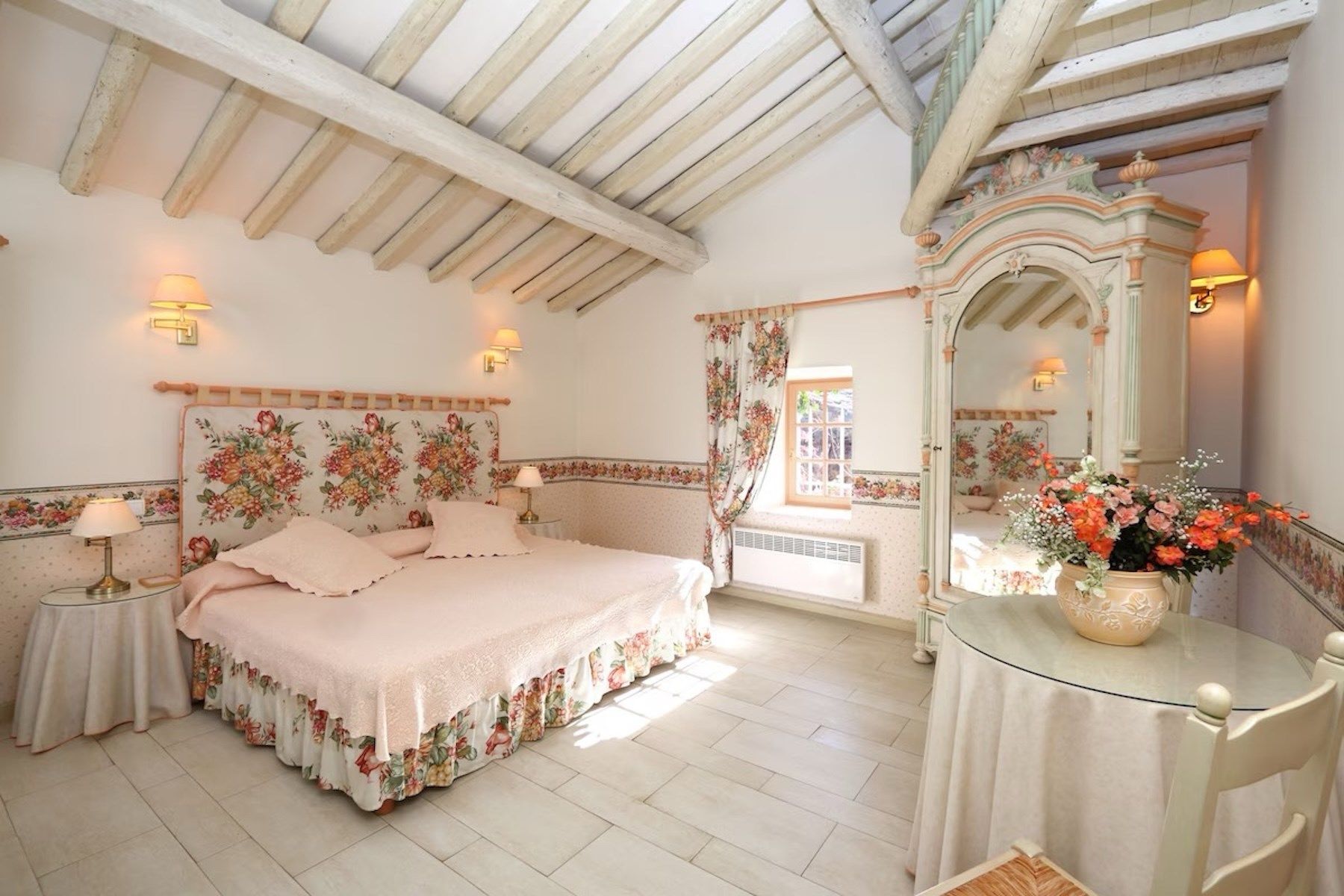 maison de luxe 44 Pièces en vente sur UZES (30700)
