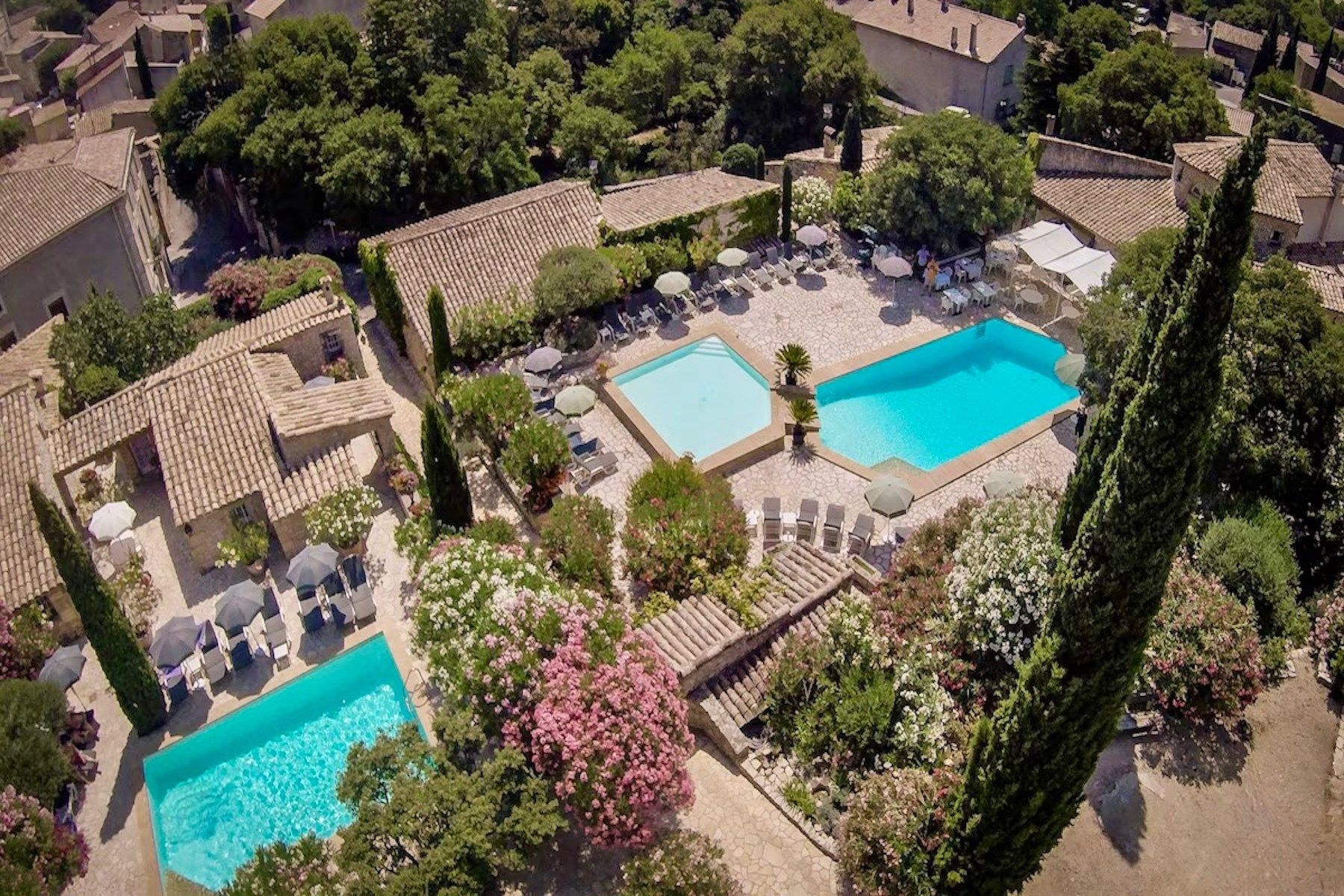 maison de luxe 44 Pièces en vente sur UZES (30700)