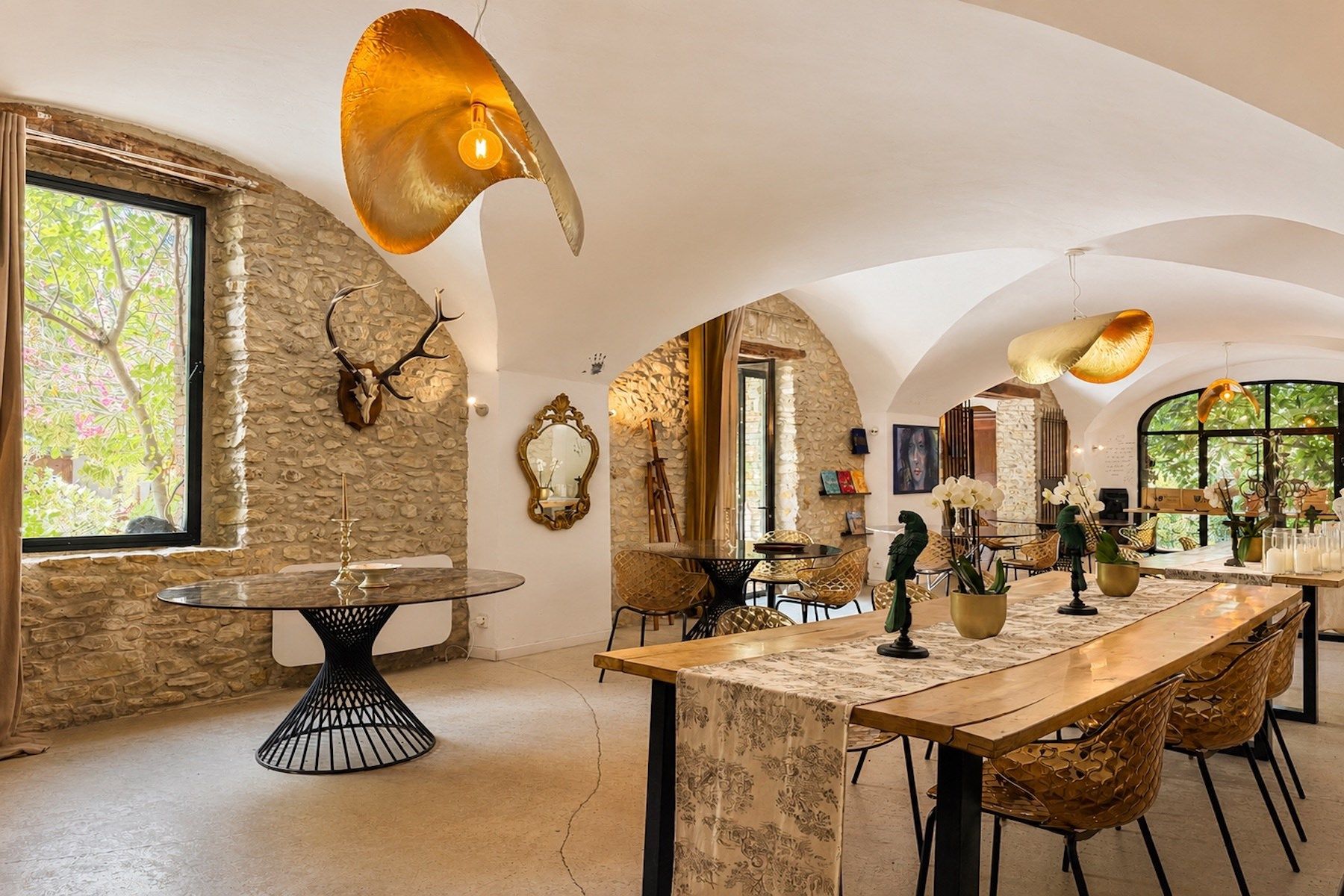 mas 13 Rooms for sale on UZES (30700)