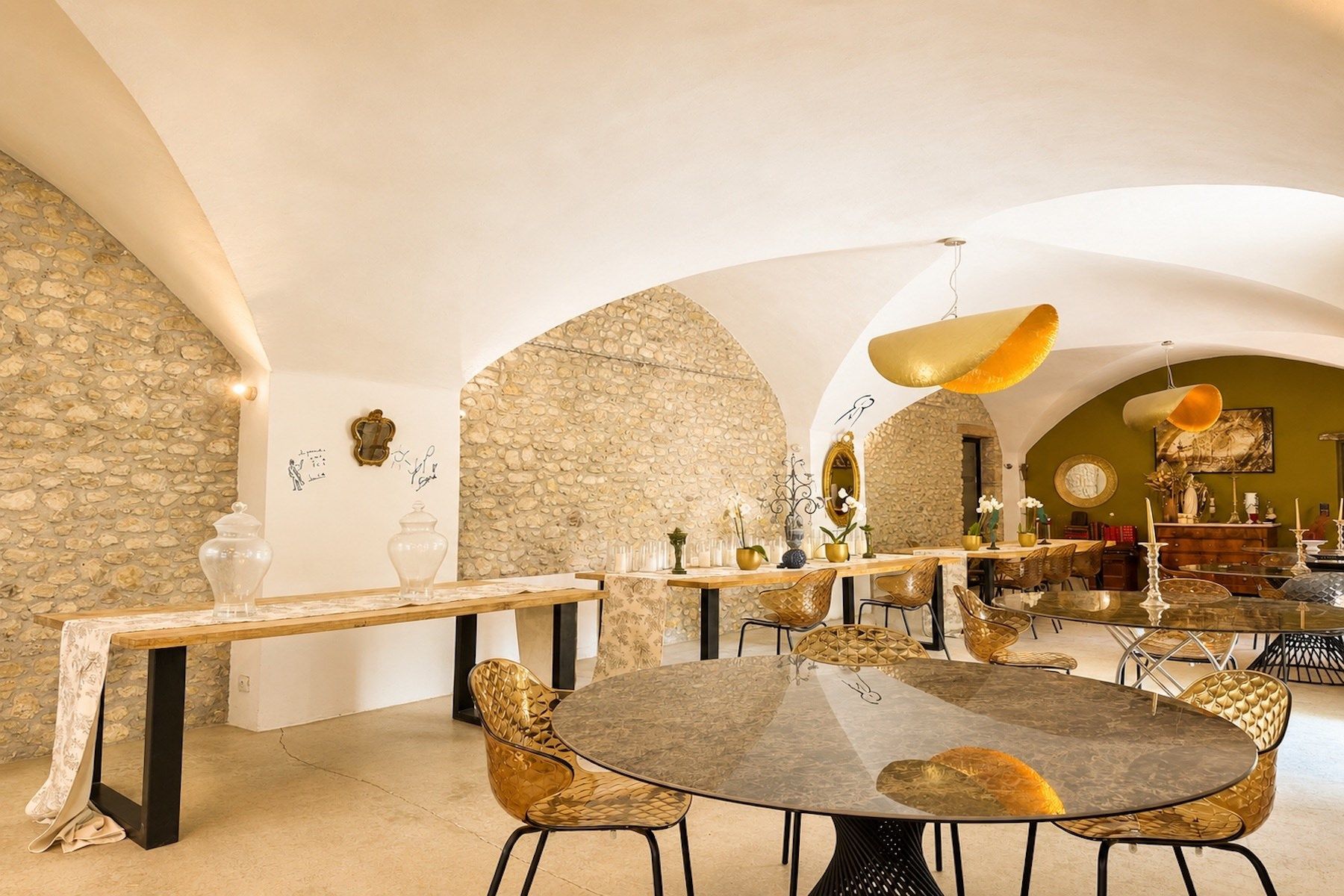 mas 13 Rooms for sale on UZES (30700)