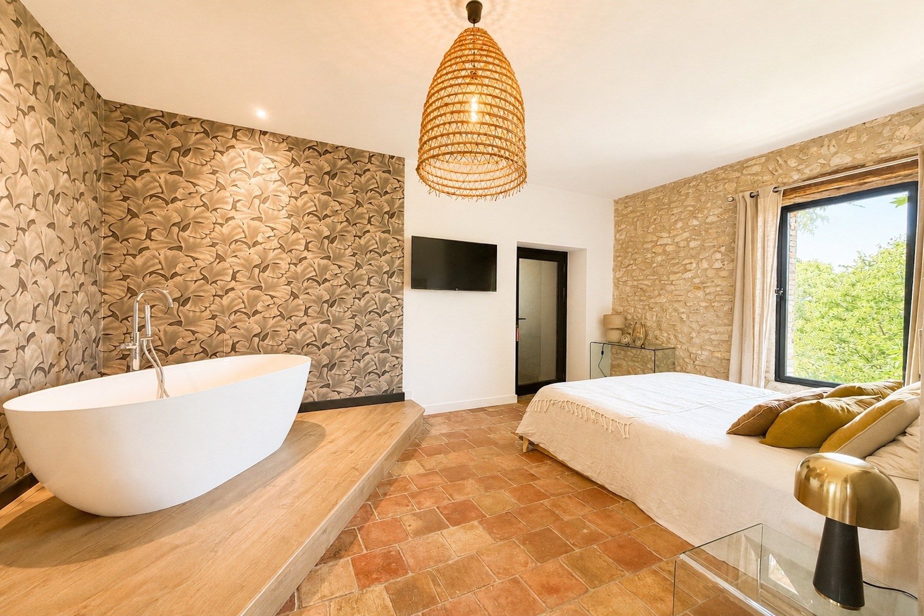 mas 13 Rooms for sale on UZES (30700)
