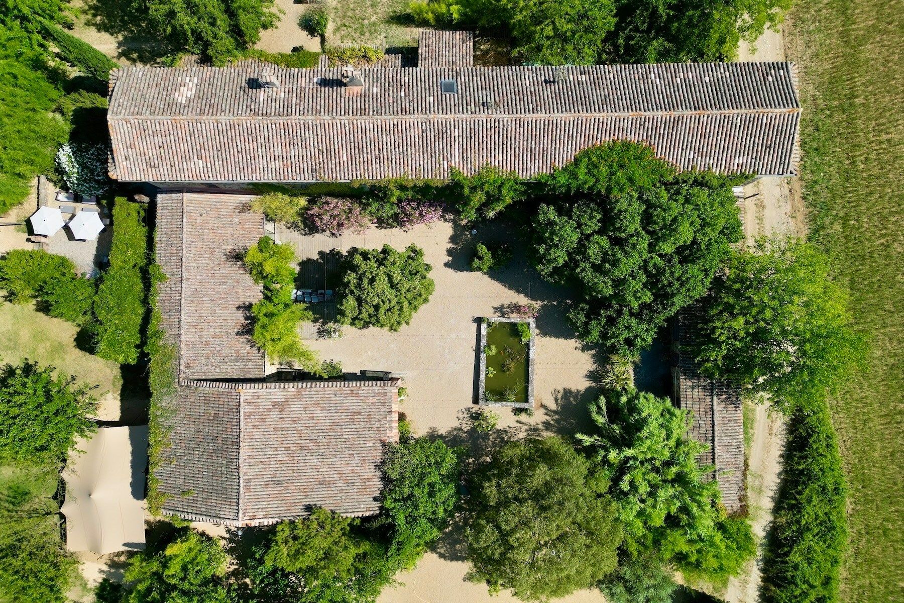 mas 13 Rooms for sale on UZES (30700)