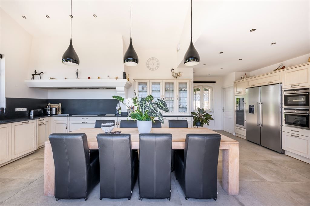 villa de luxe 10 Pièces en vente sur CHATEAUNEUF GRASSE (06740)