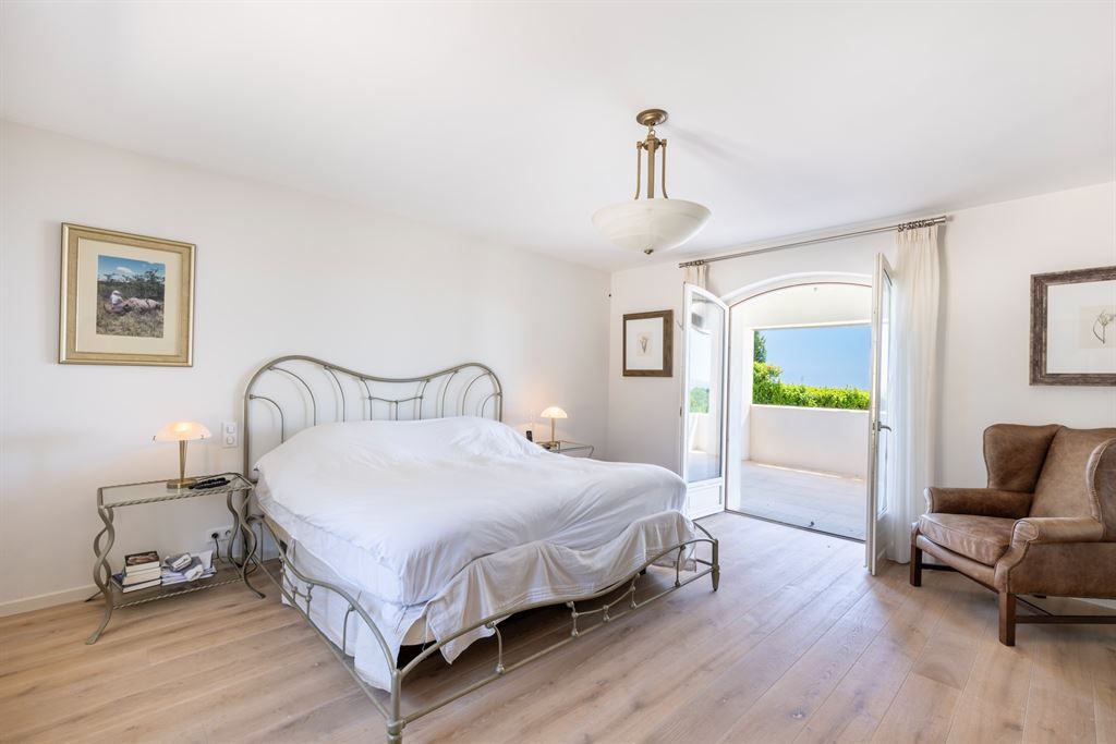 villa de luxe 10 Pièces en vente sur CHATEAUNEUF GRASSE (06740)