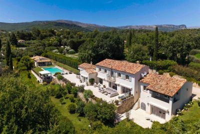 Vente Villa de luxe Châteauneuf-Grasse 10&nbsp;Pièces 390&nbsp;m²