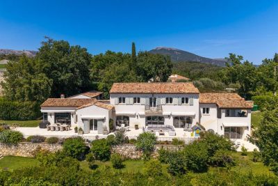 Vente Villa de luxe Châteauneuf-Grasse 10&nbsp;Pièces 390&nbsp;m²