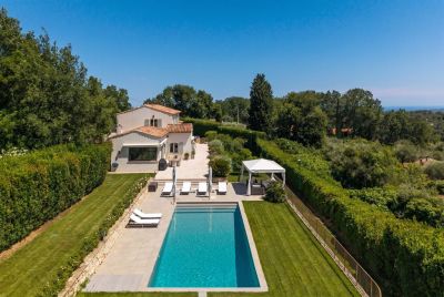 Vente Villa de luxe Châteauneuf-Grasse 10&nbsp;Pièces 390&nbsp;m²